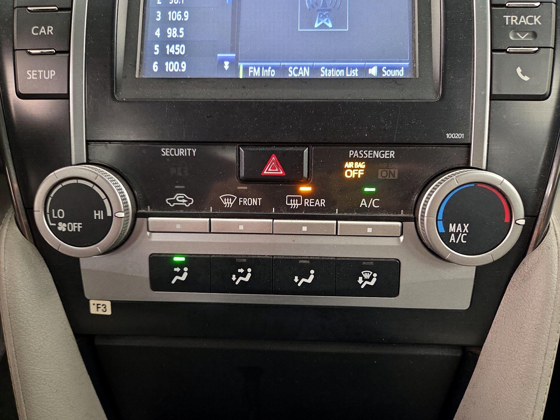 Thumbnail: 2014 Toyota Camry - 16