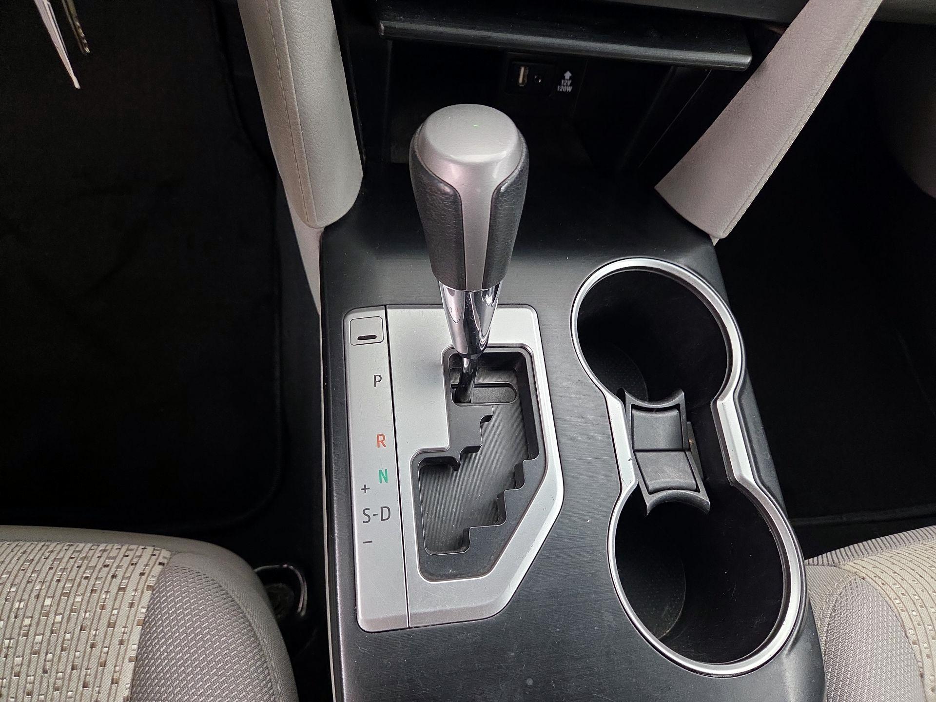 Thumbnail: 2014 Toyota Camry - 17