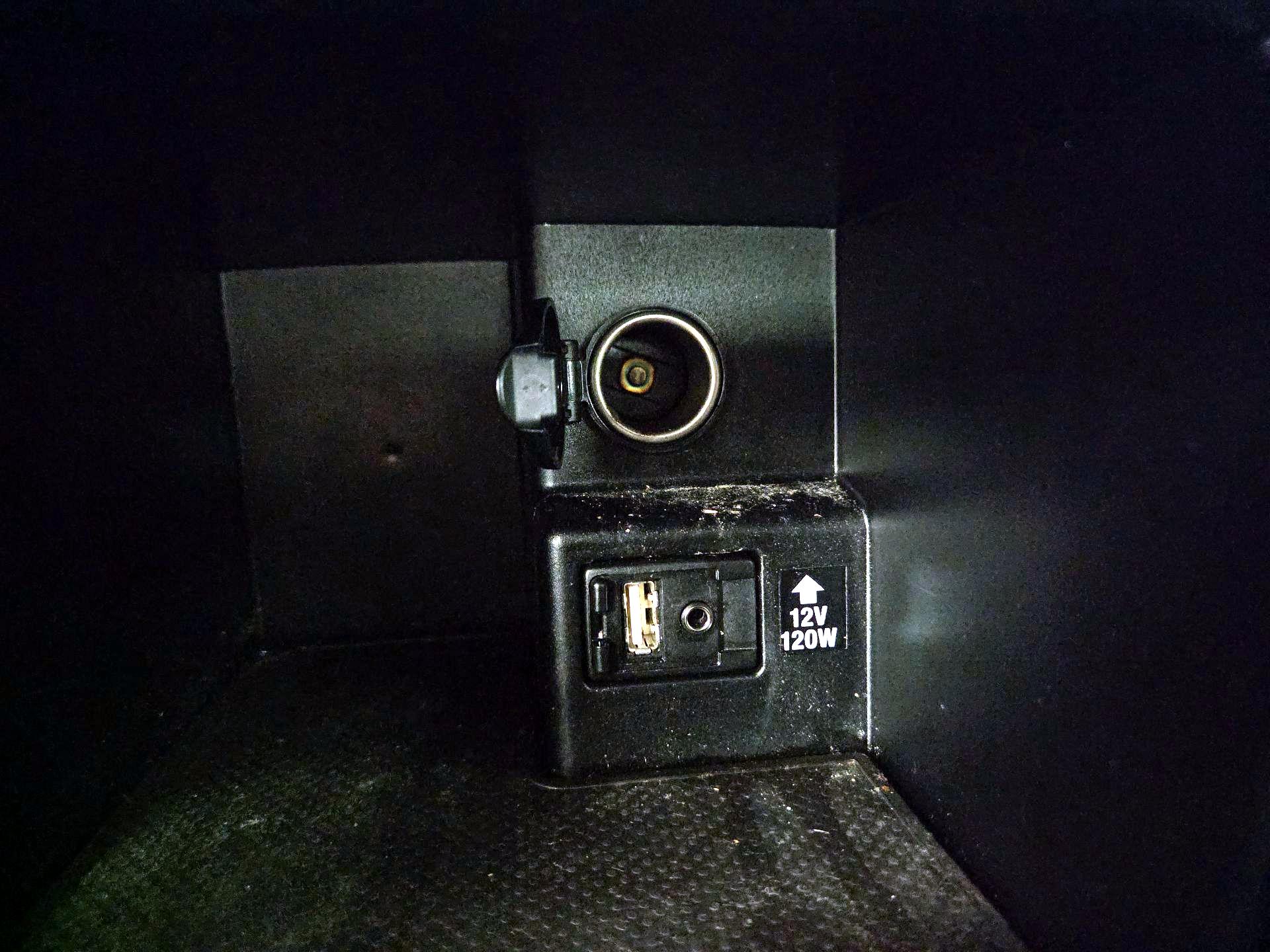 Thumbnail: 2014 Toyota Camry - 18