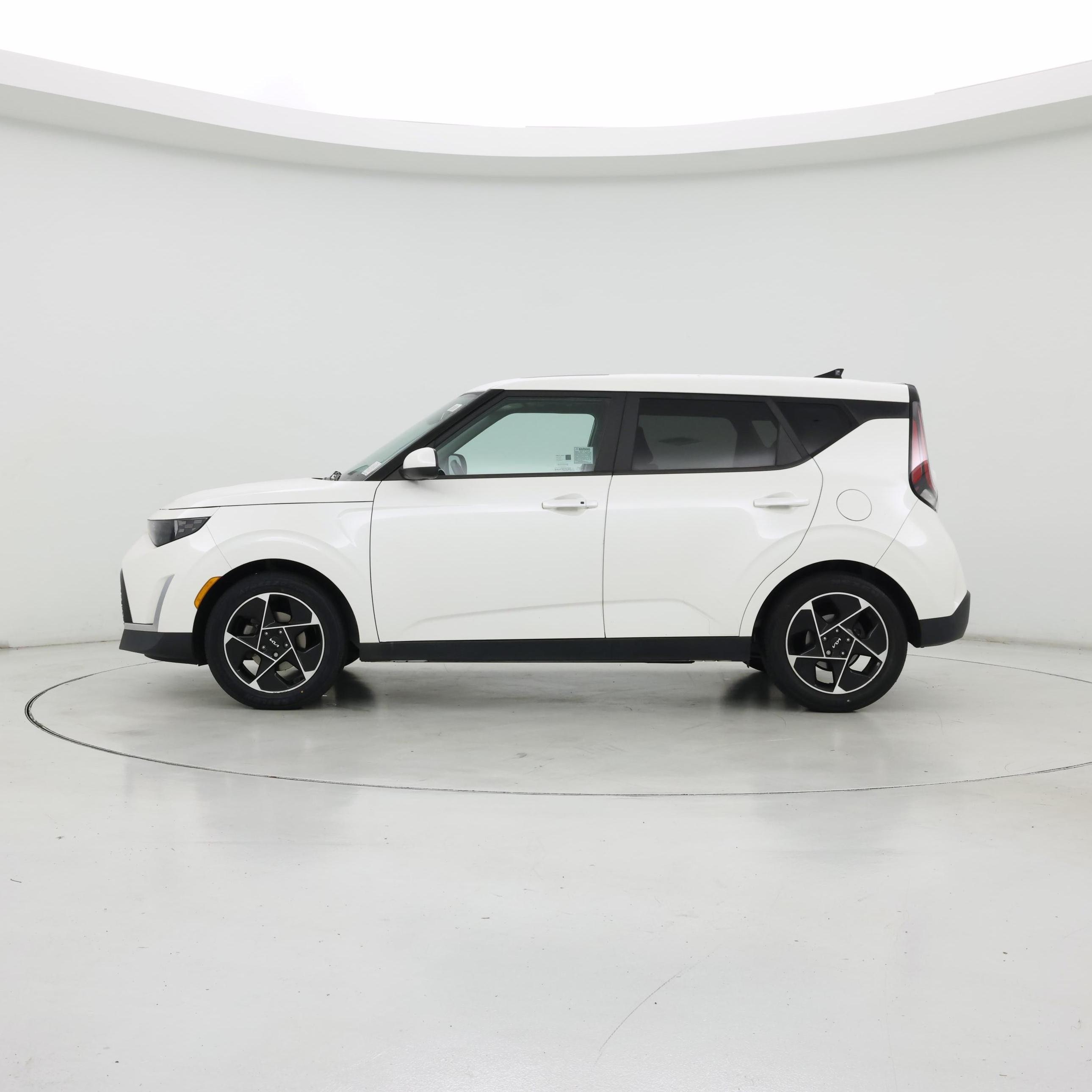 Thumbnail: 2023 Kia Soul - 3