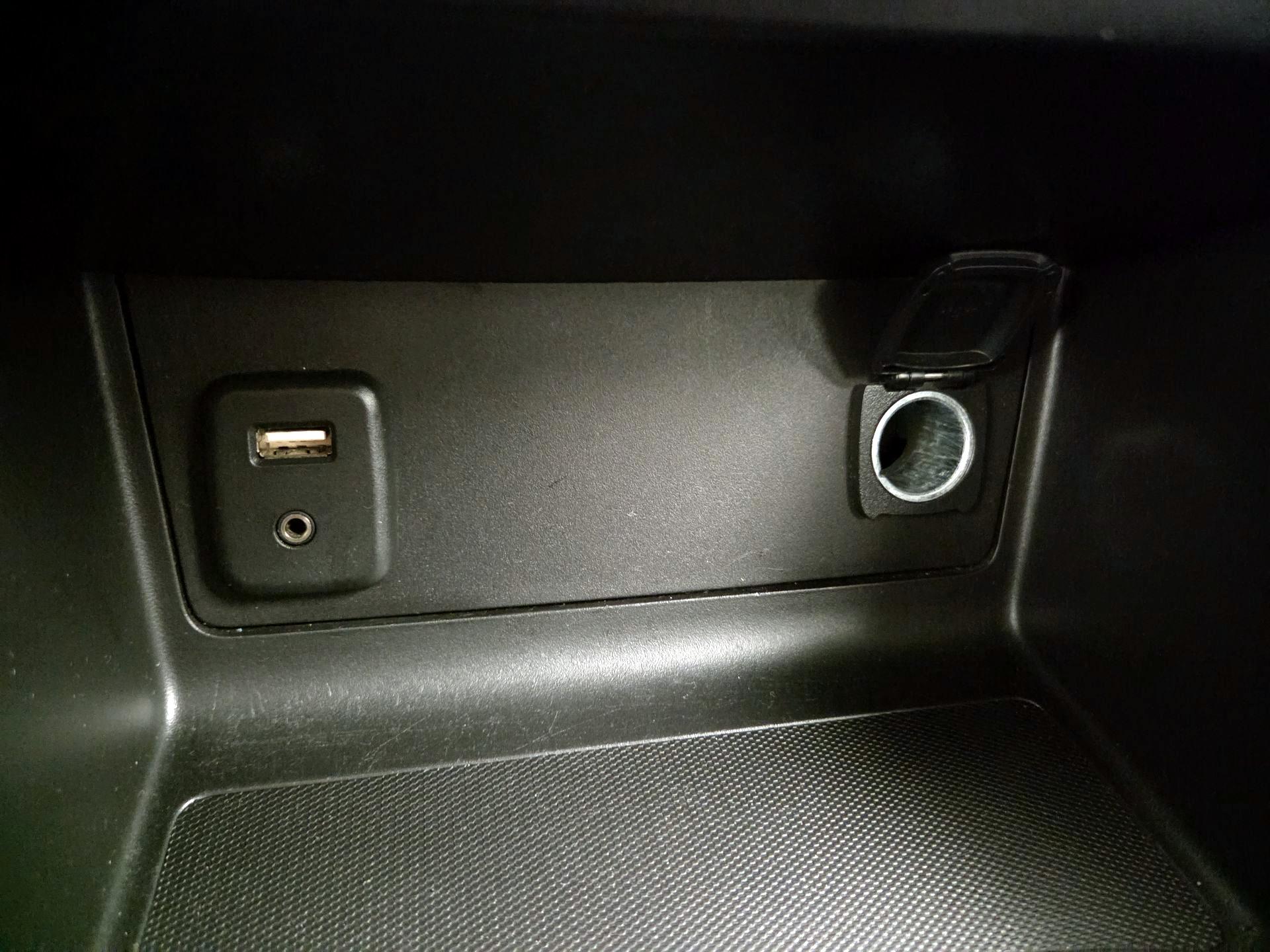 Thumbnail: 2016 GMC Canyon - 18