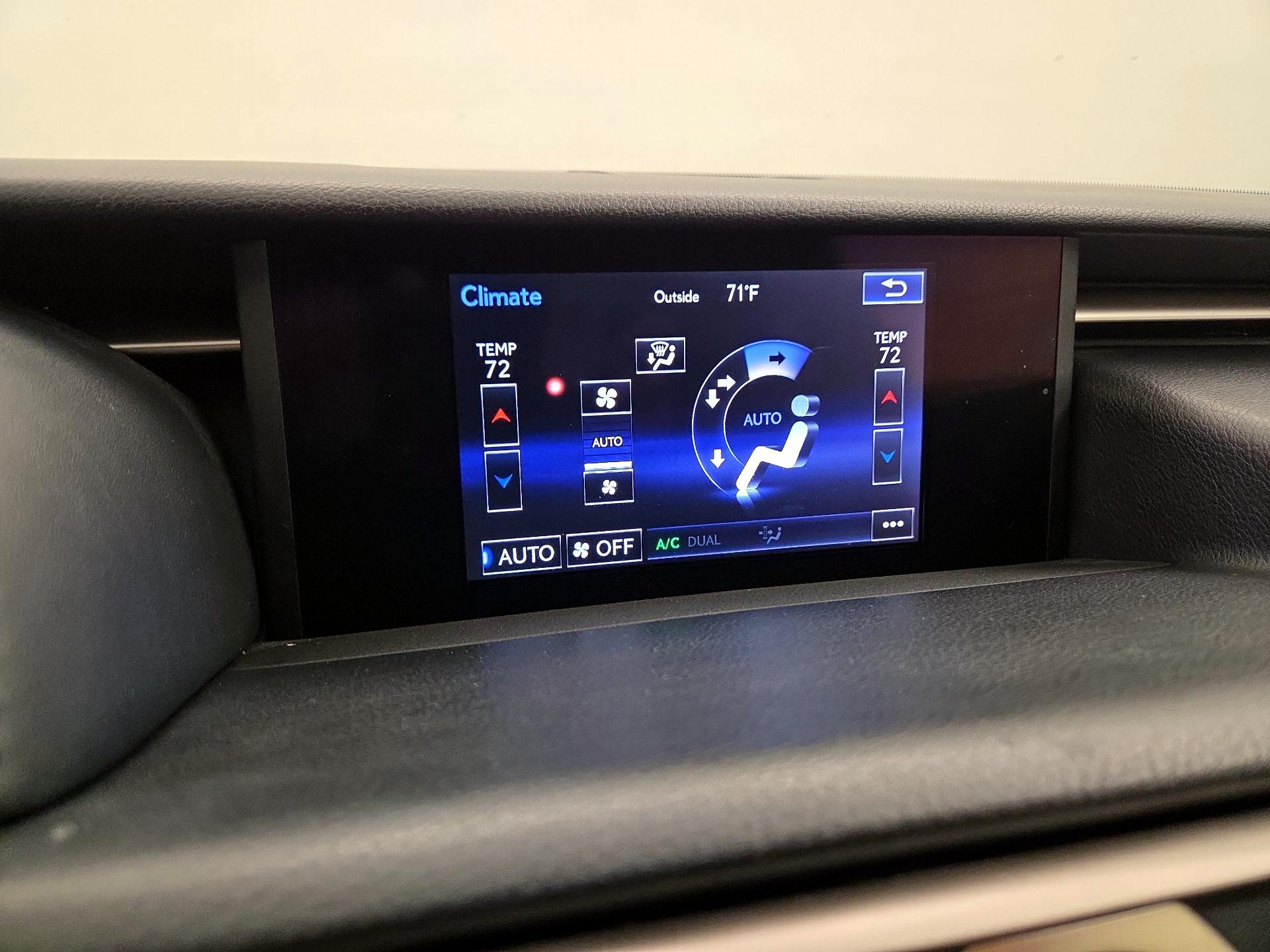 Thumbnail: 2016 Lexus RC - 17