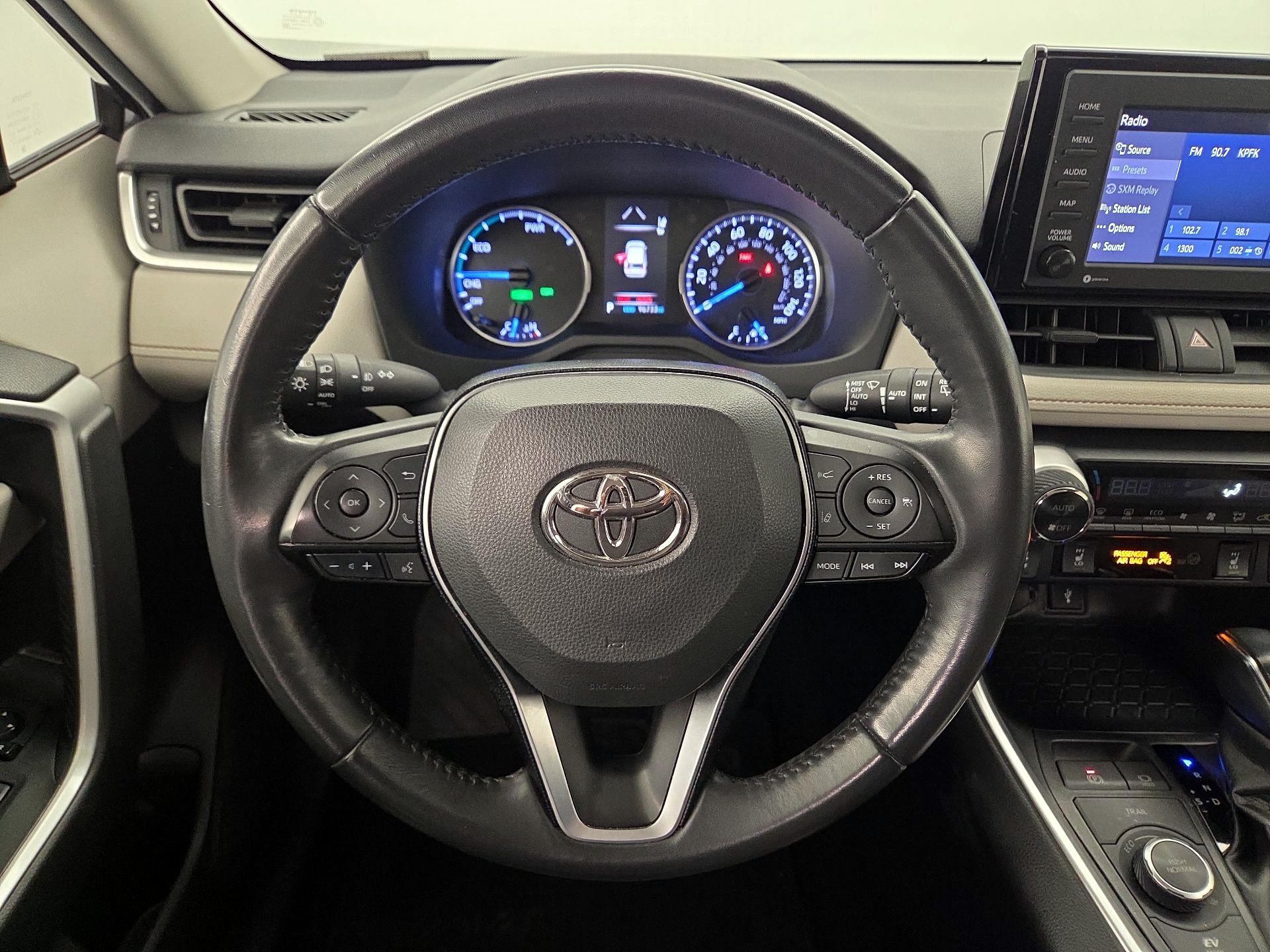 Thumbnail: 2020 Toyota RAV4 - 10