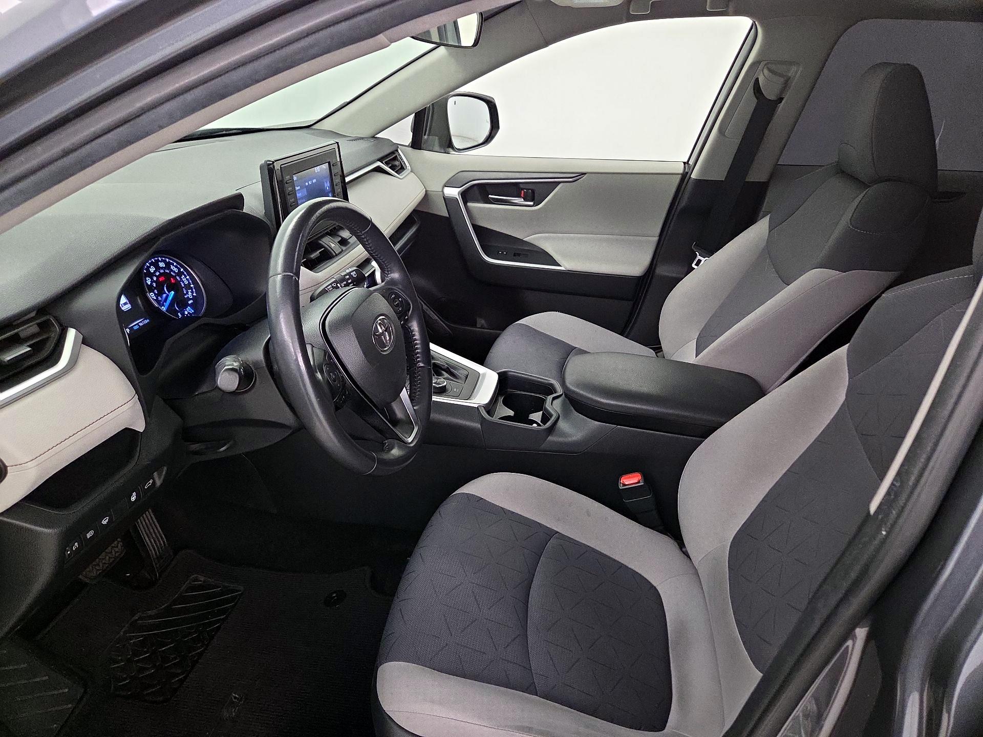 Thumbnail: 2020 Toyota RAV4 - 11