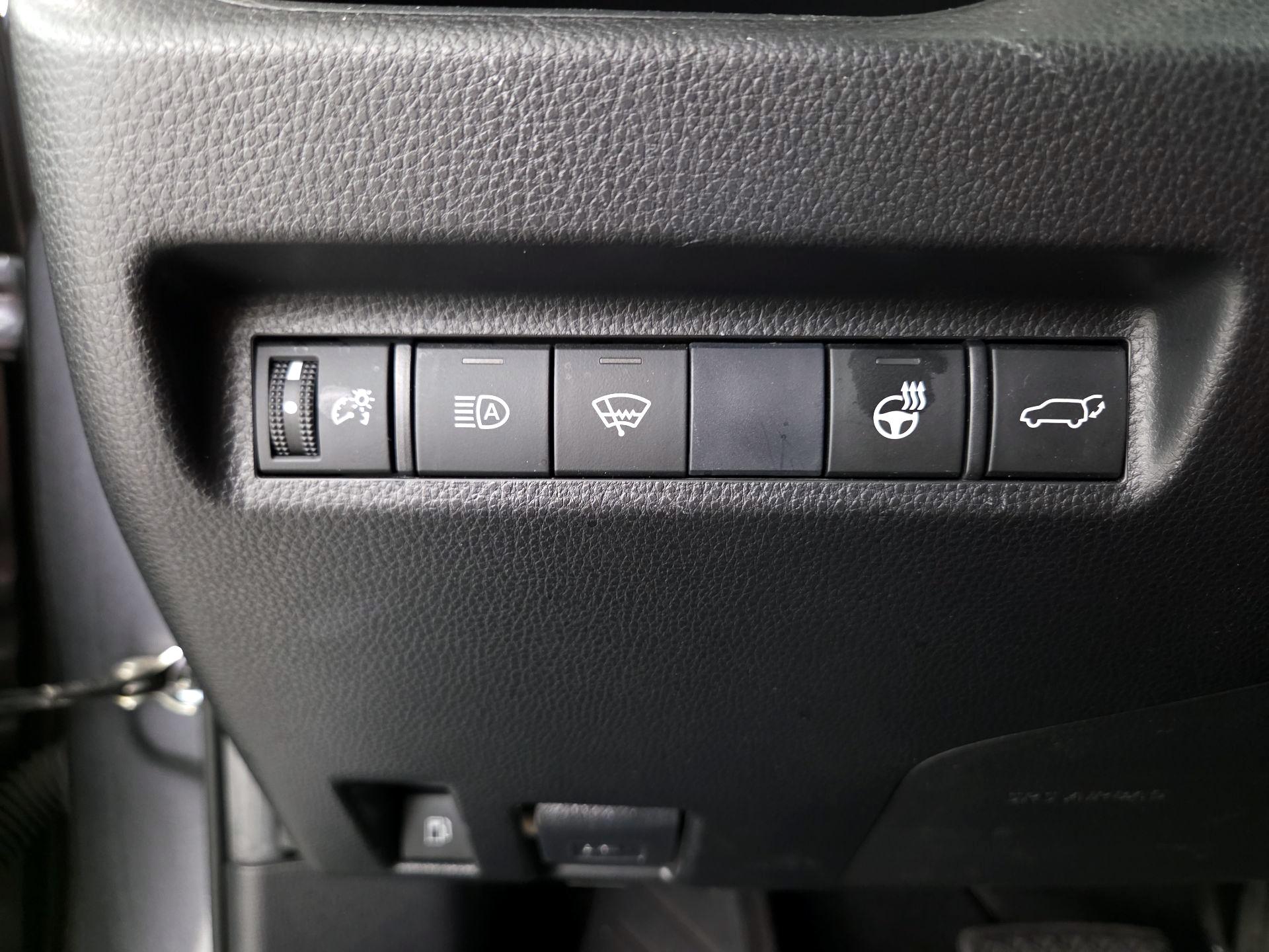 Thumbnail: 2020 Toyota RAV4 - 13