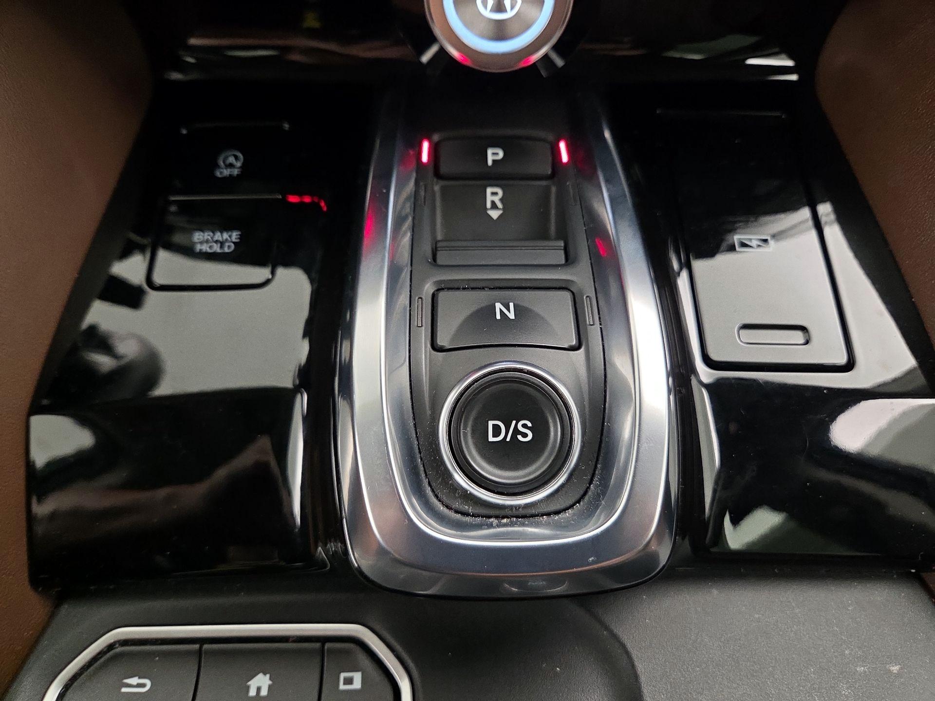 Thumbnail: 2022 Acura MDX - 18