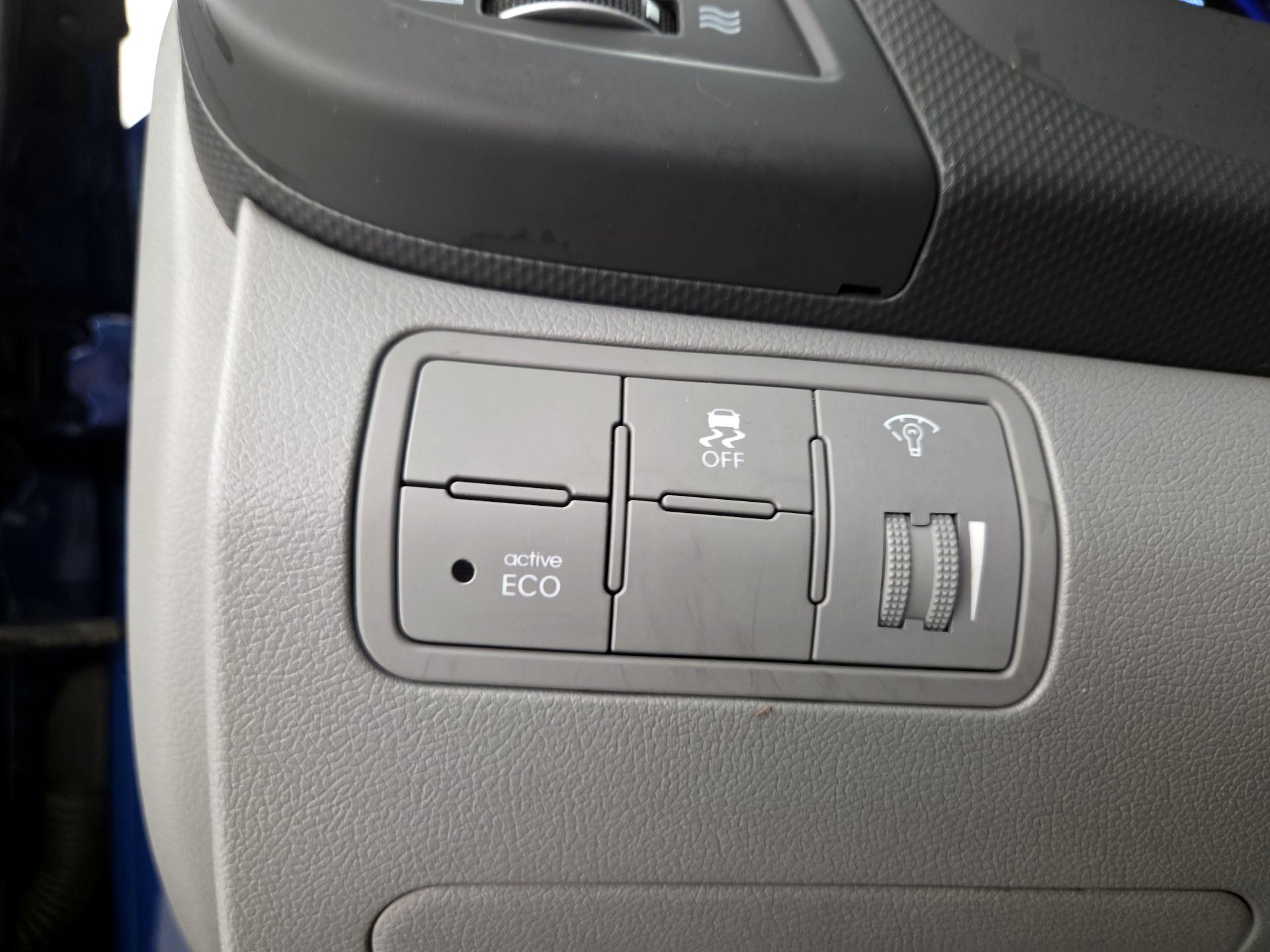 Thumbnail: 2015 Hyundai Accent - 13