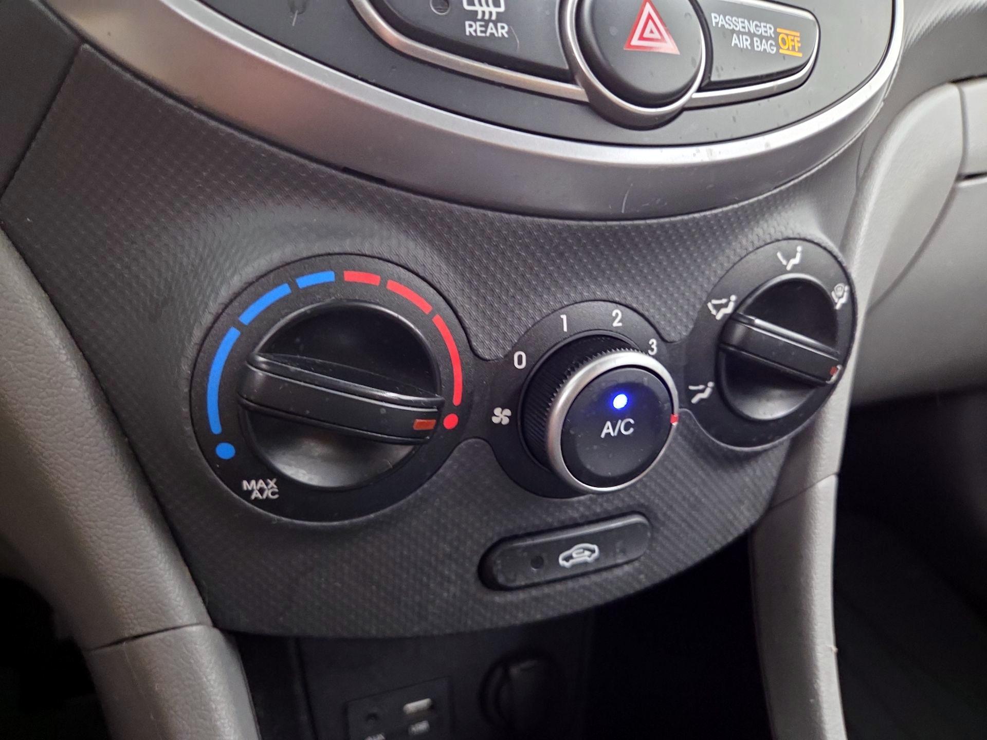 Thumbnail: 2015 Hyundai Accent - 15