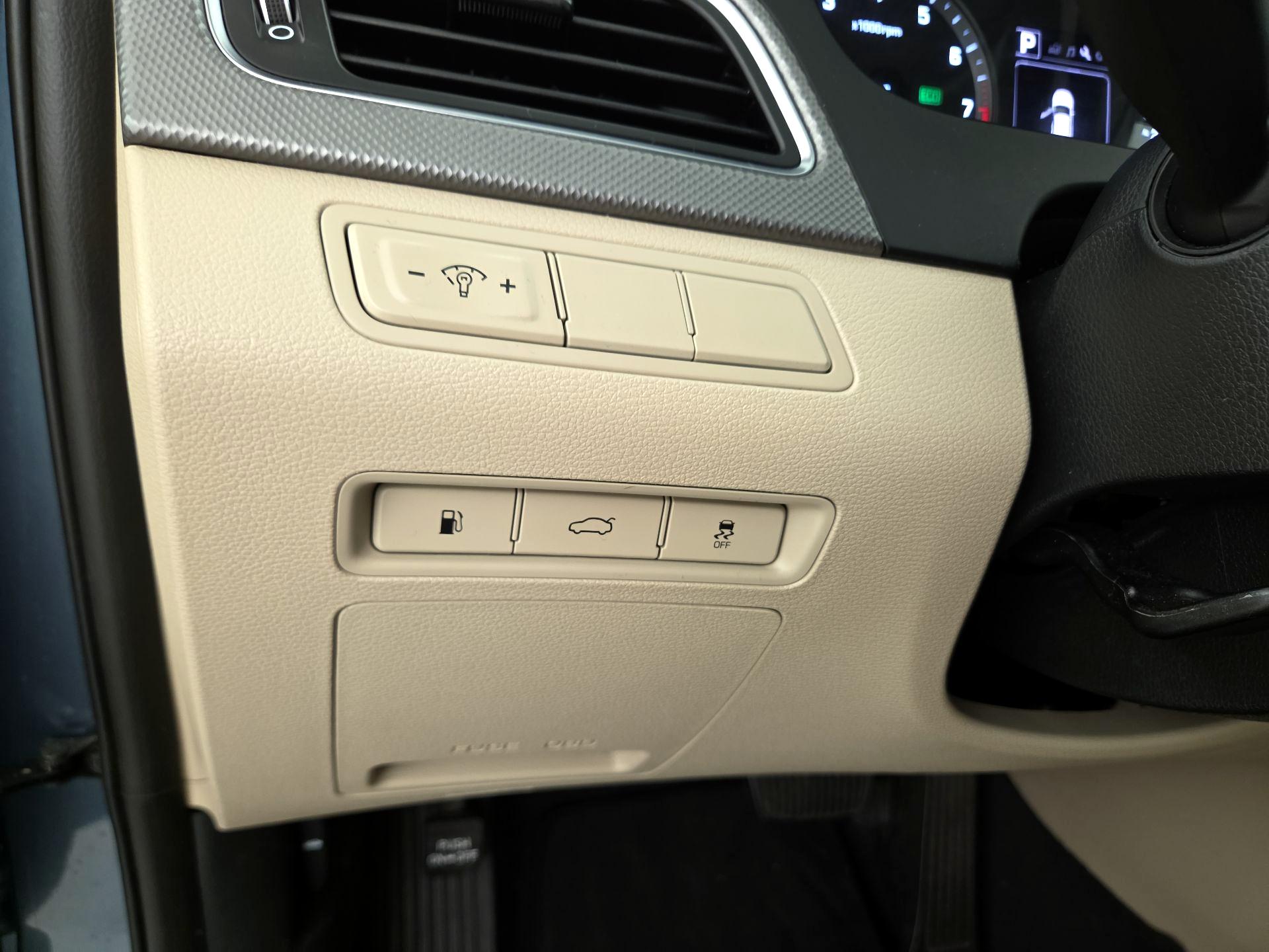 Thumbnail: 2017 Hyundai Sonata - 13