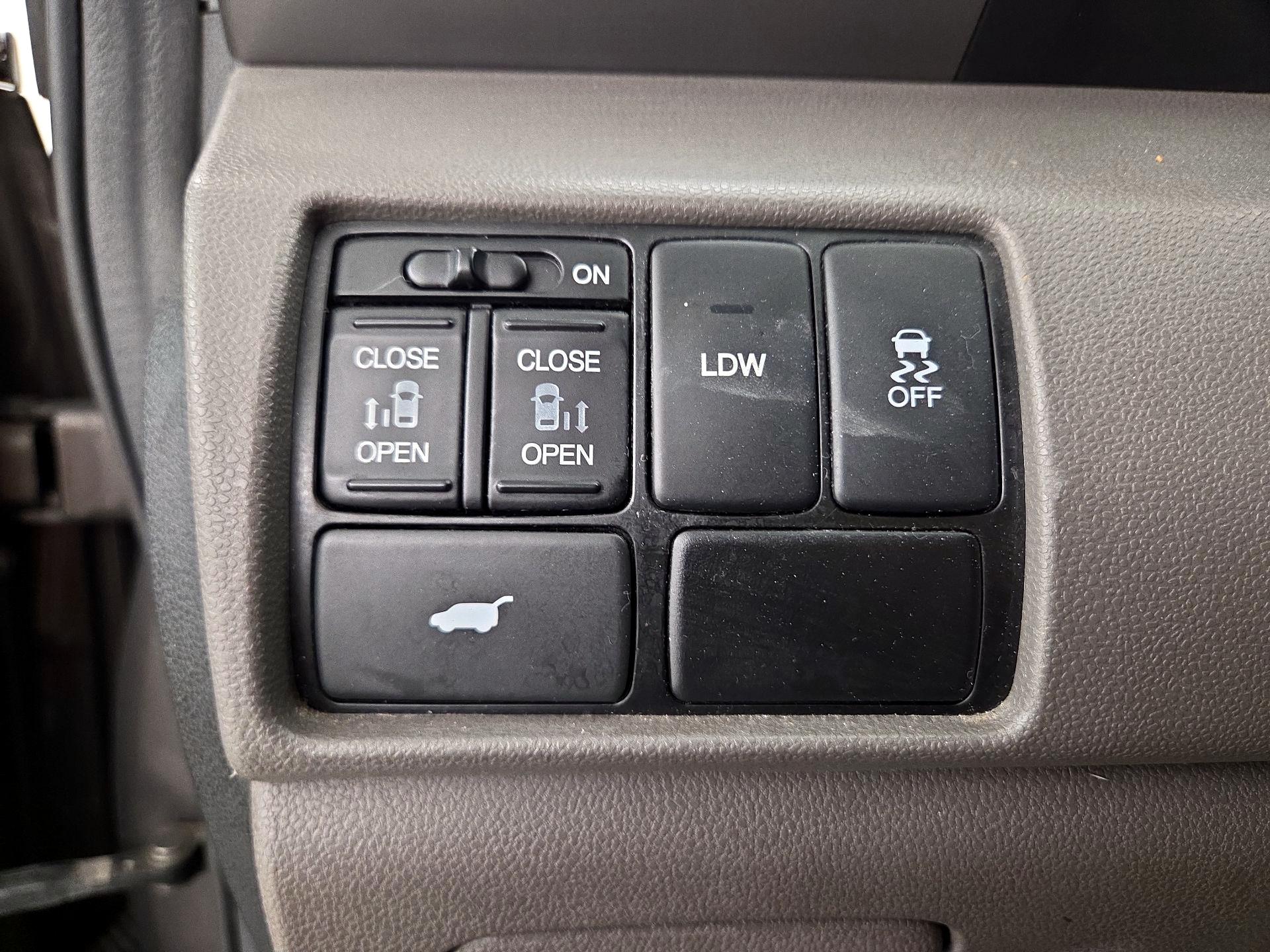 Thumbnail: 2014 Honda Odyssey - 13