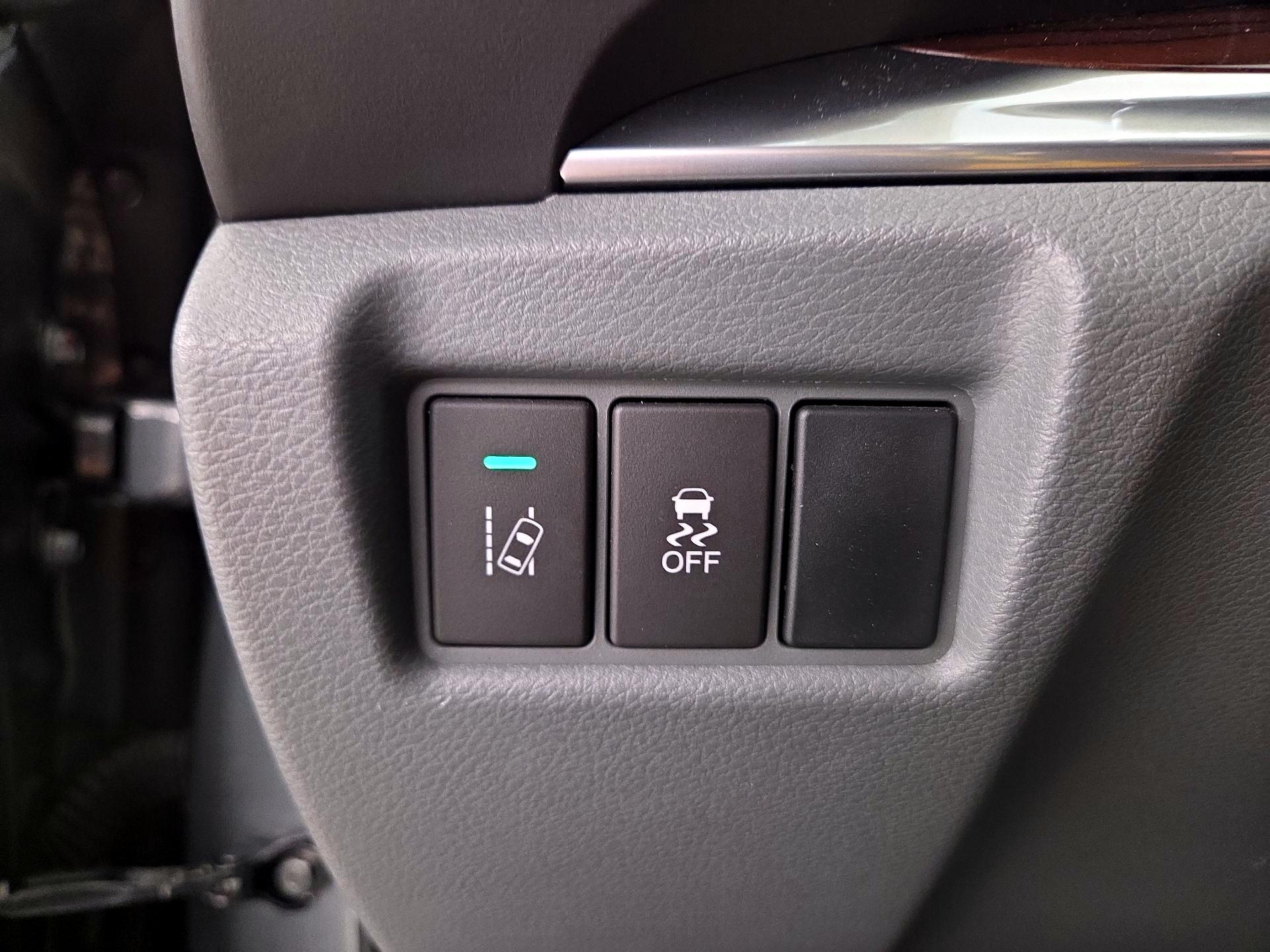 Thumbnail: 2016 Acura MDX - 13