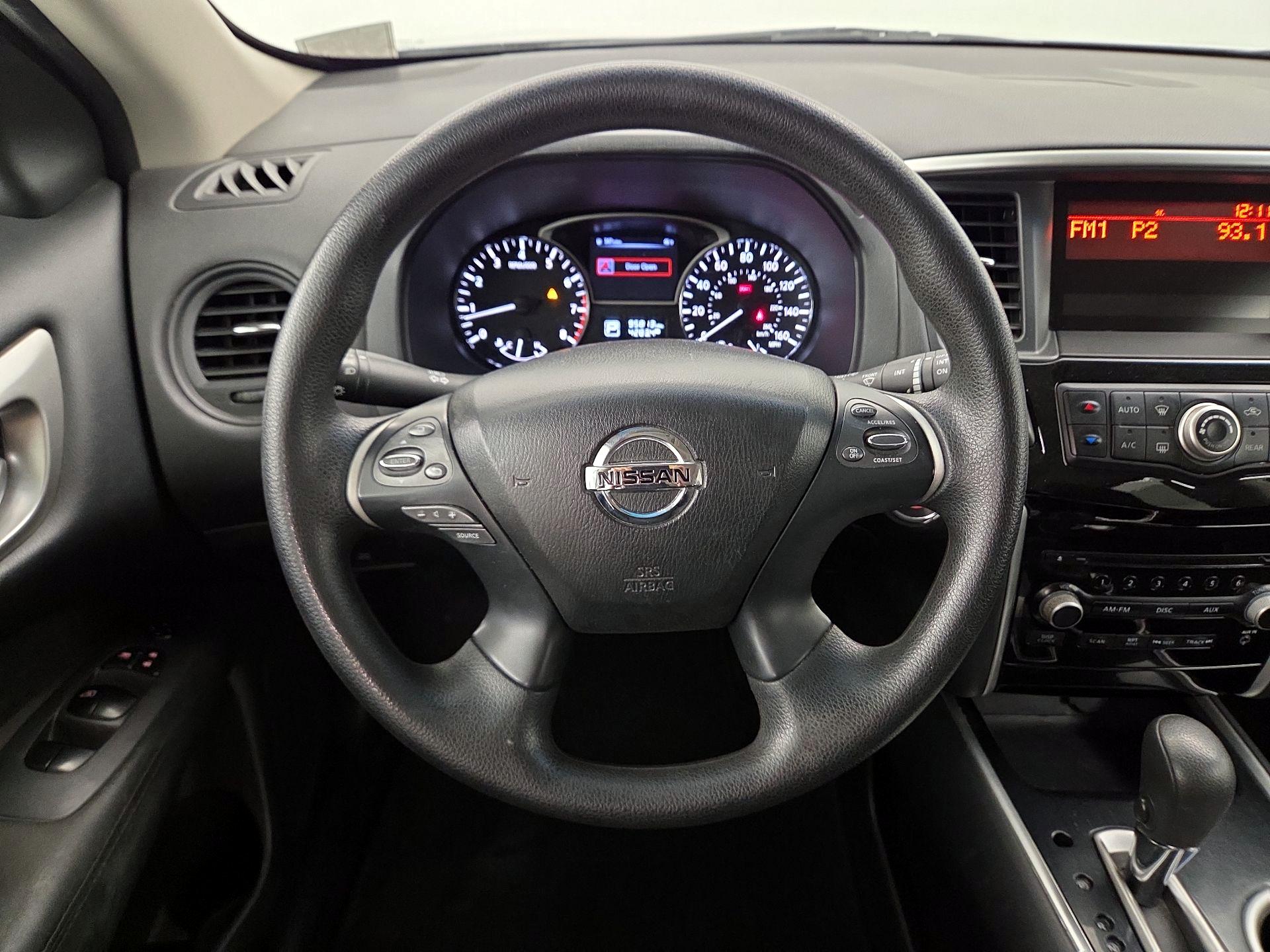 Thumbnail: 2014 Nissan Pathfinder - 10