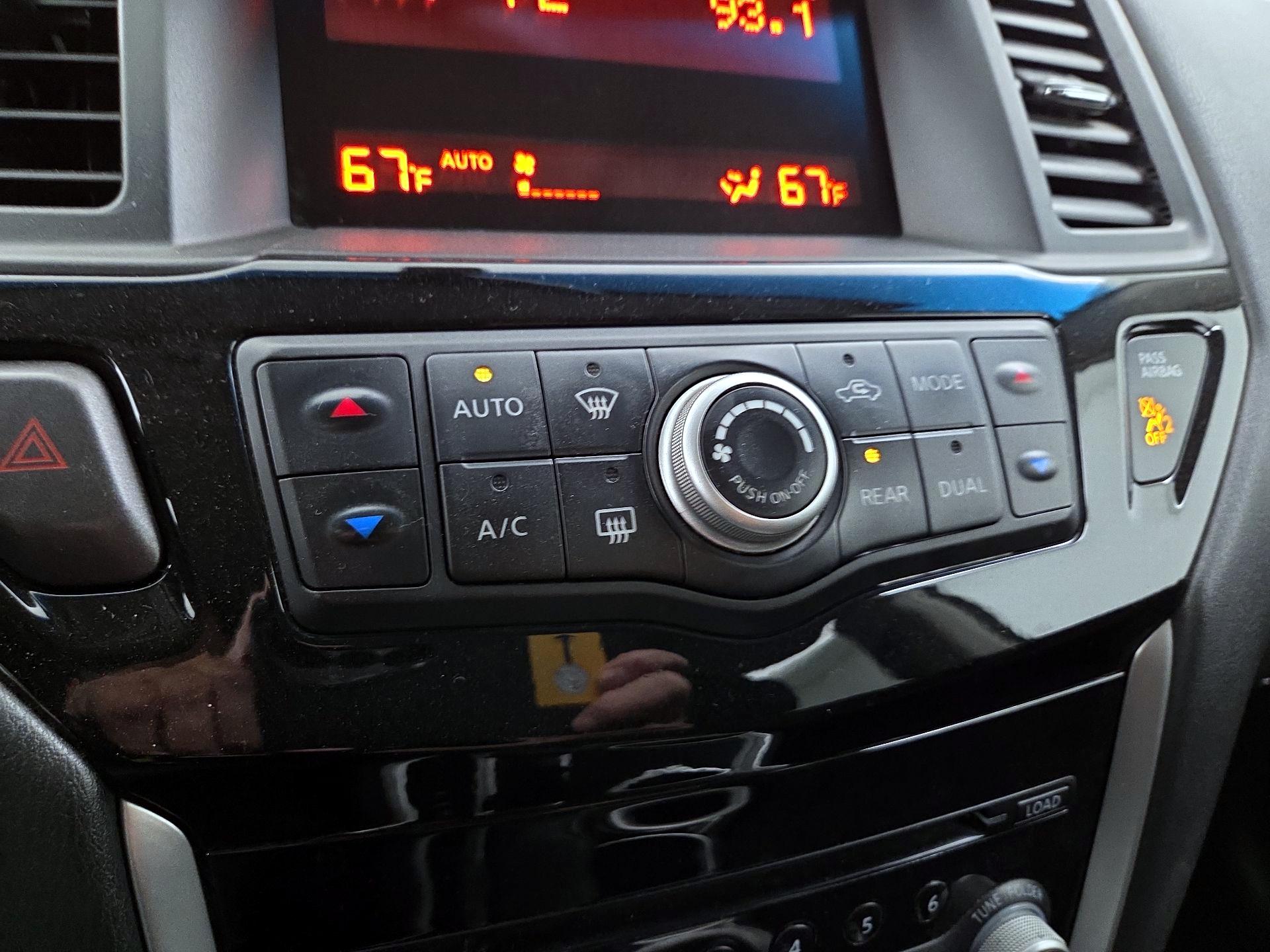 Thumbnail: 2014 Nissan Pathfinder - 15