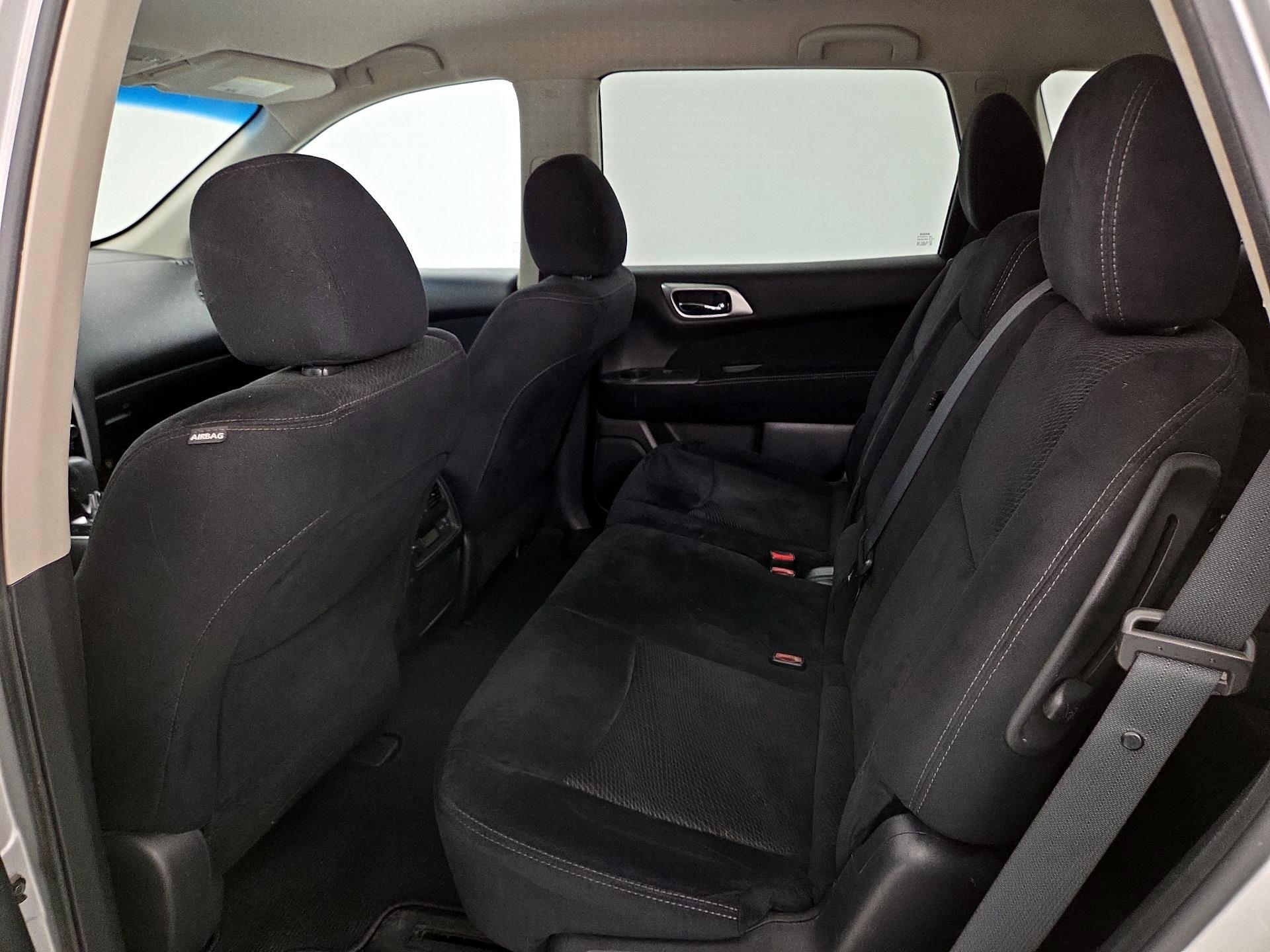 Thumbnail: 2014 Nissan Pathfinder - 17