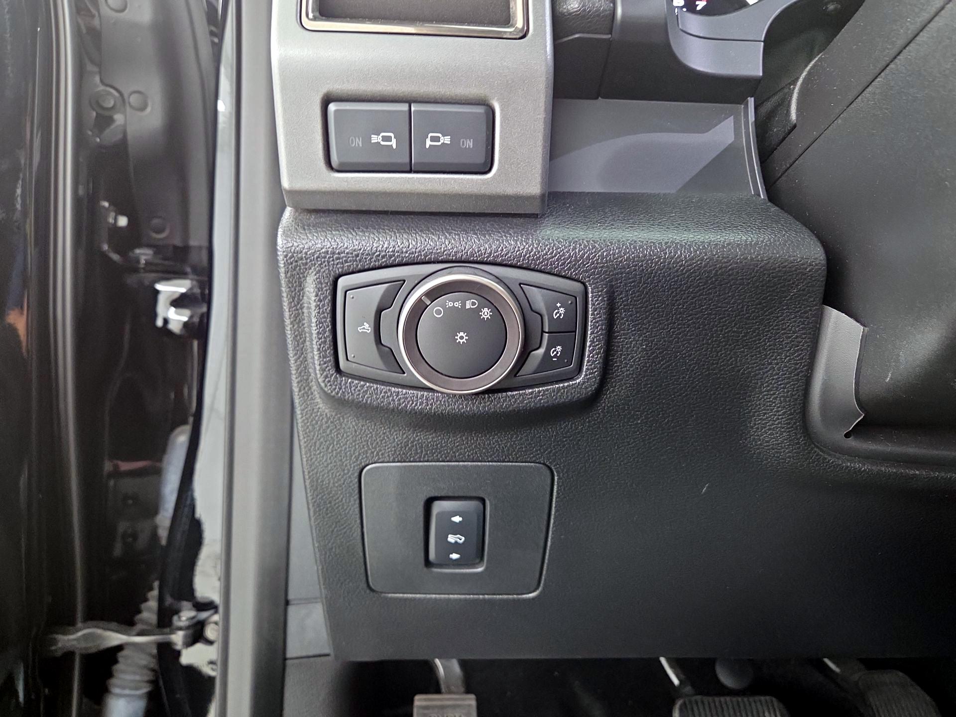 Thumbnail: 2017 Ford F-150 - 13