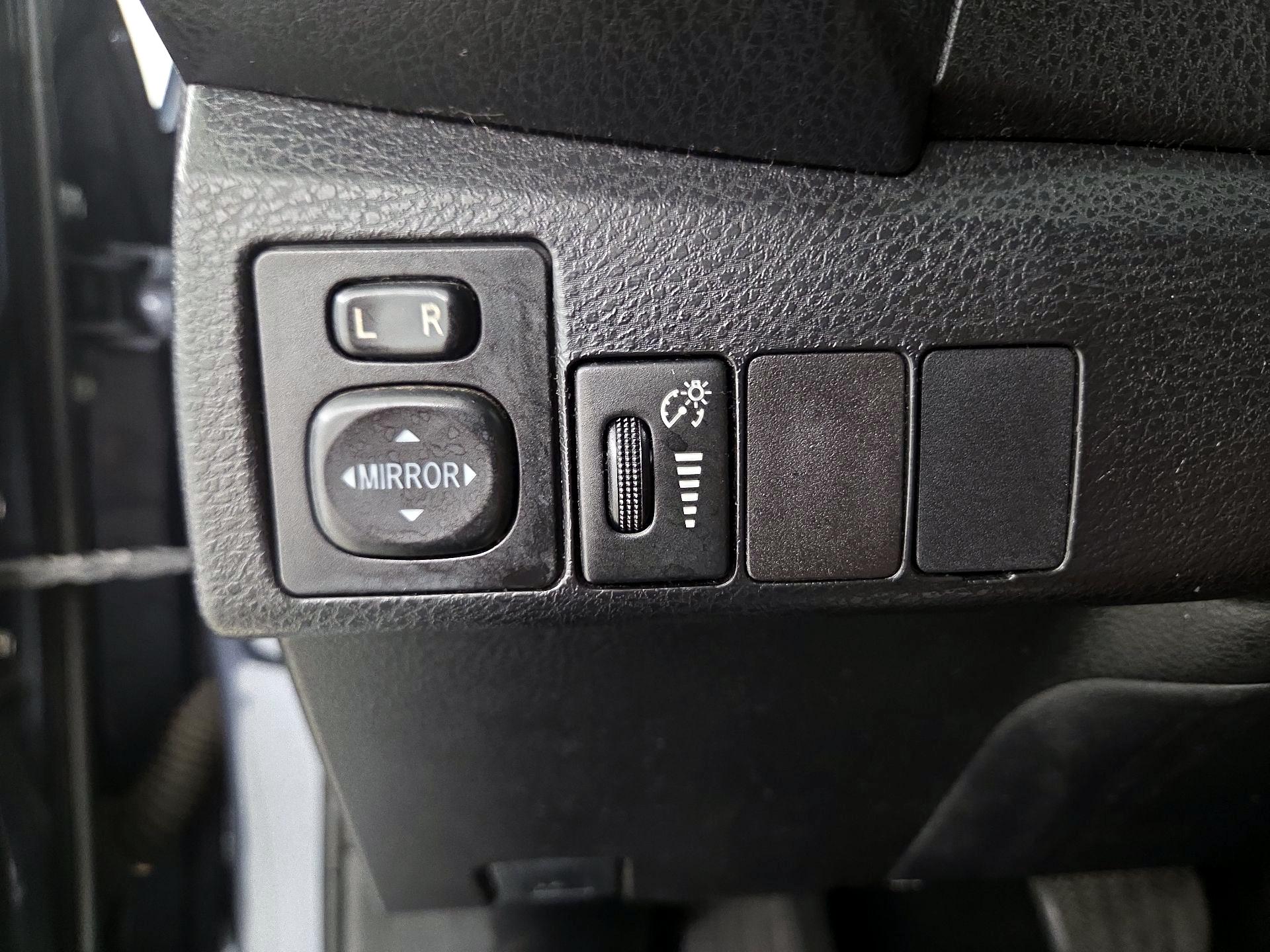 Thumbnail: 2014 Toyota Corolla - 13