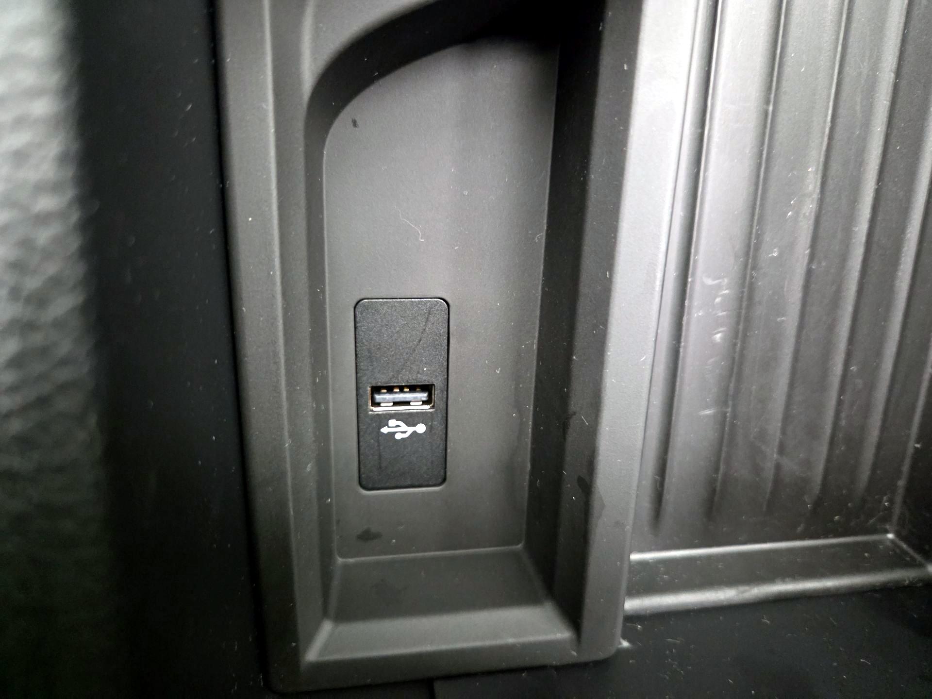 Thumbnail: 2018 BMW 3 Series - 18