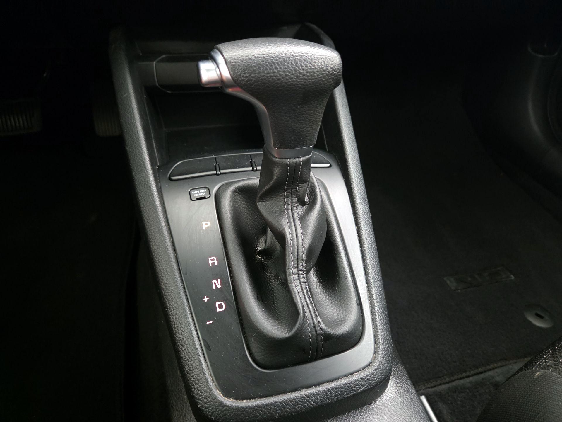 Thumbnail: 2019 Kia Rio5 - 17