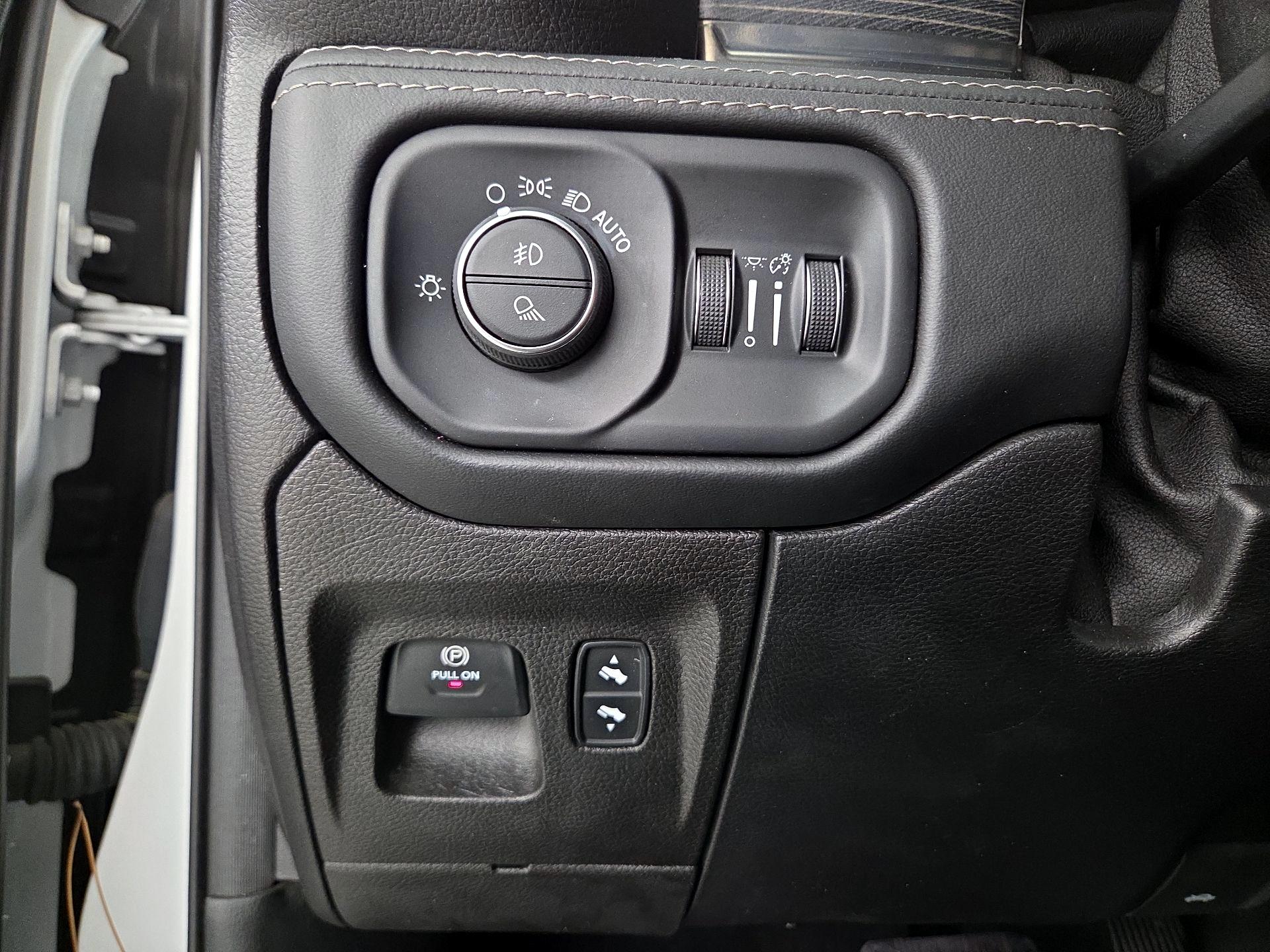 Thumbnail: 2019 RAM 1500 - 13