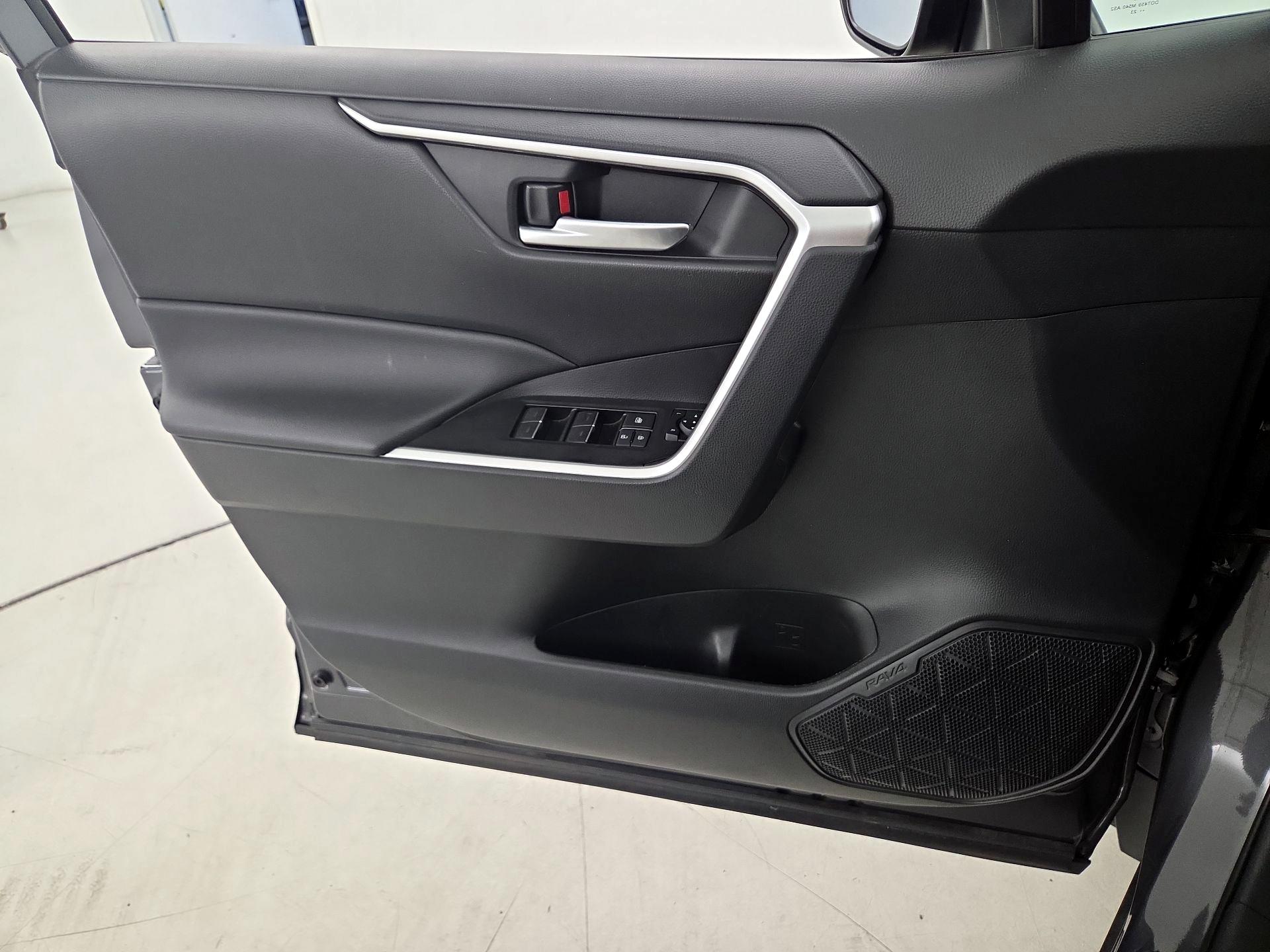 Thumbnail: 2023 Toyota RAV4 - 12