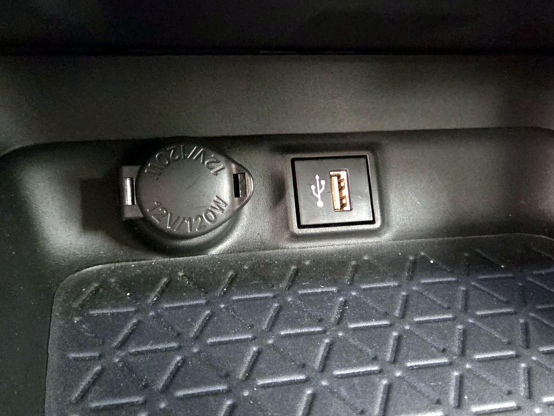 Thumbnail: 2023 Toyota RAV4 - 18