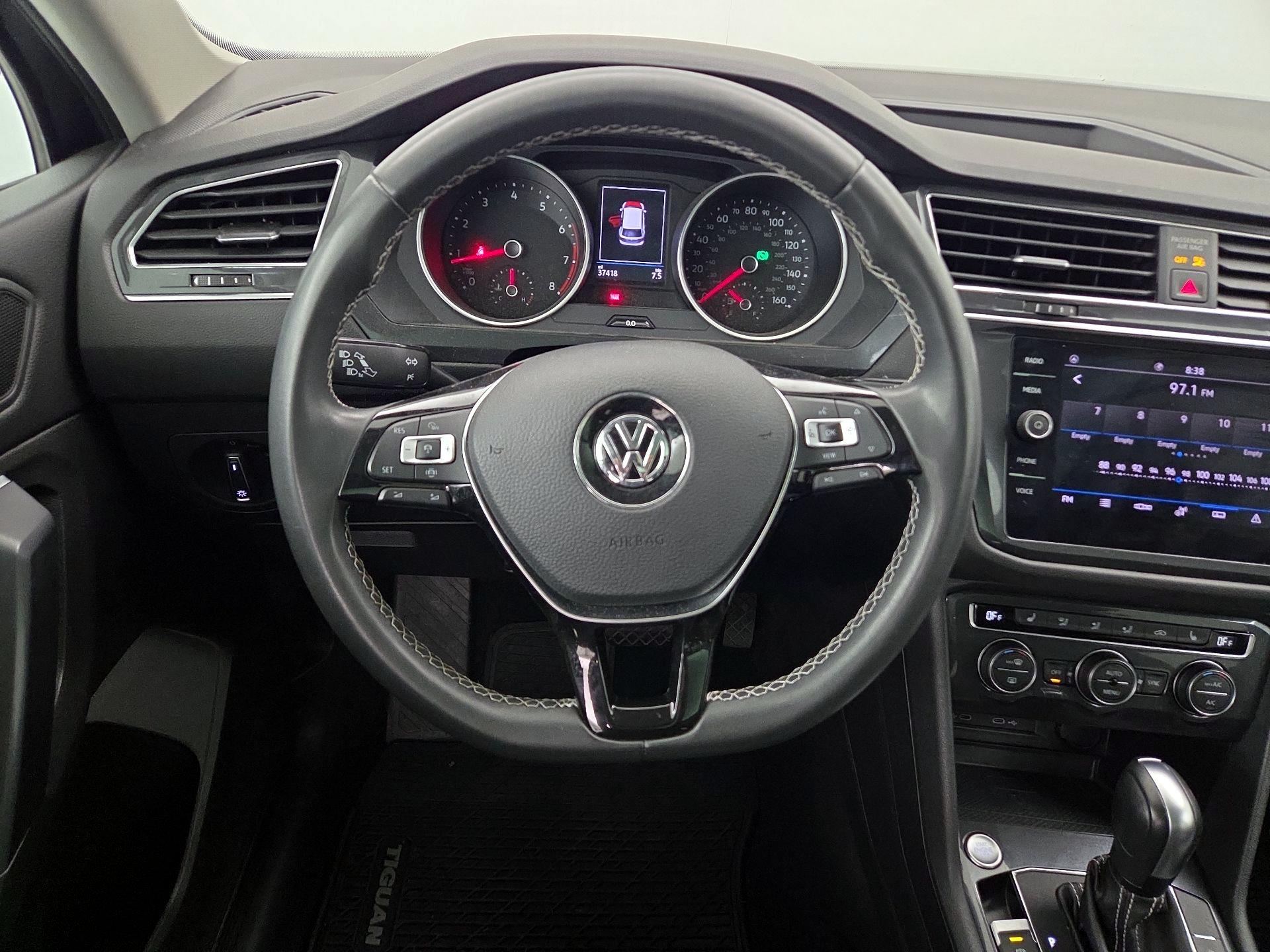 Thumbnail: 2021 Volkswagen Tiguan - 10