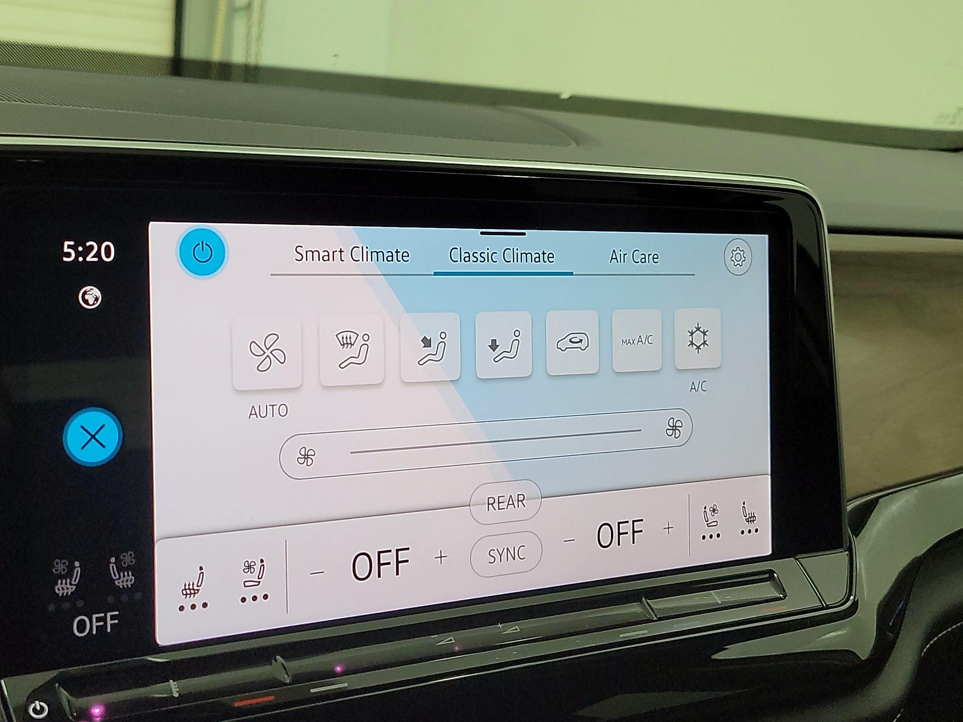 Thumbnail: 2024 Volkswagen Atlas - 16