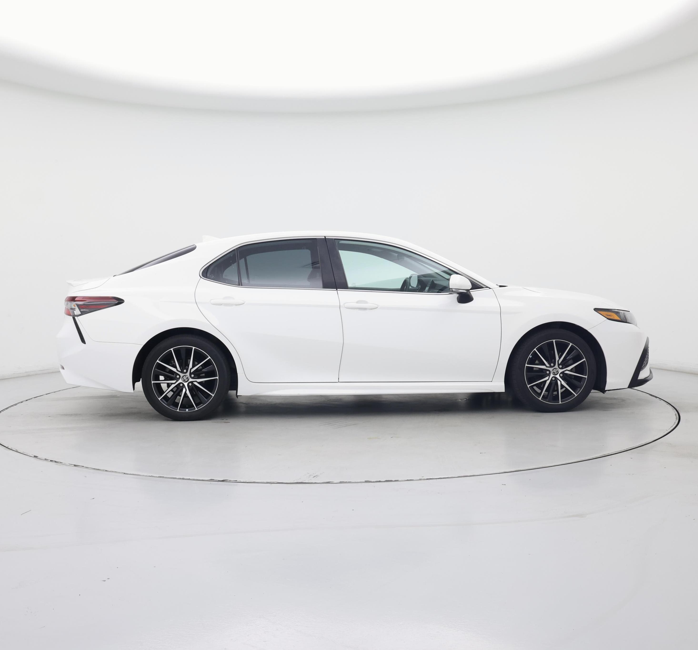 Thumbnail: 2022 Toyota Camry - 7