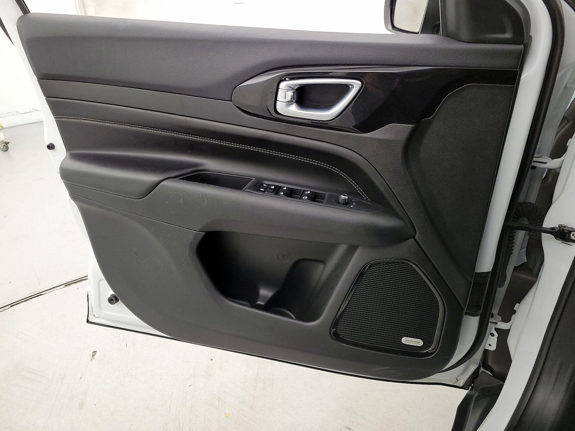 Thumbnail: 2023 Jeep Compass - 12