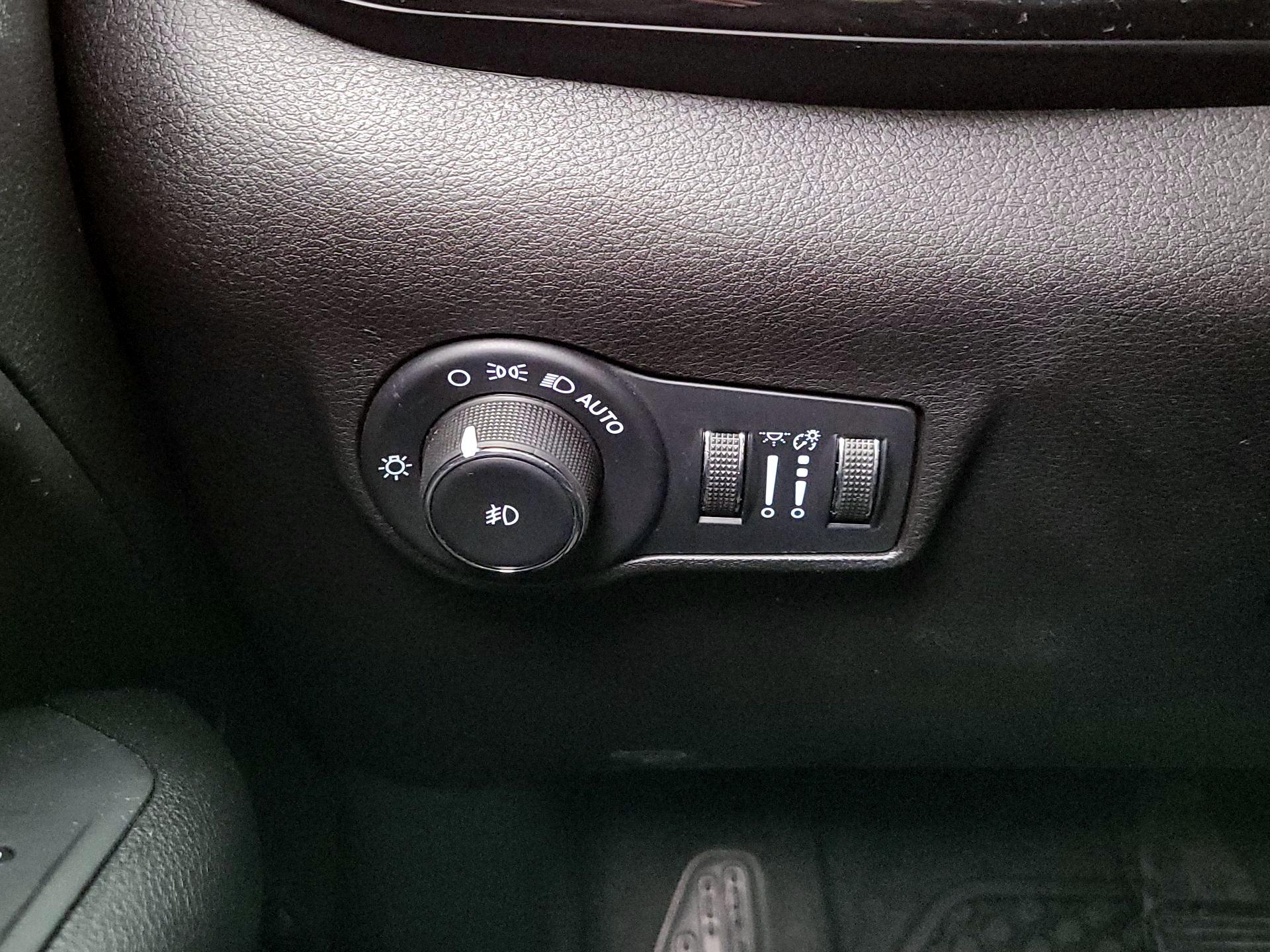 Thumbnail: 2023 Jeep Compass - 13