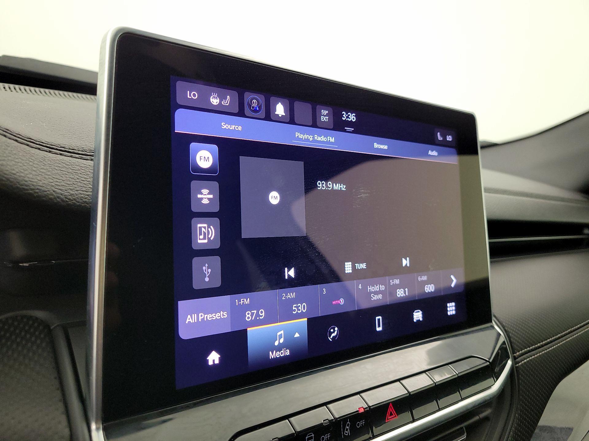 Thumbnail: 2023 Jeep Compass - 15