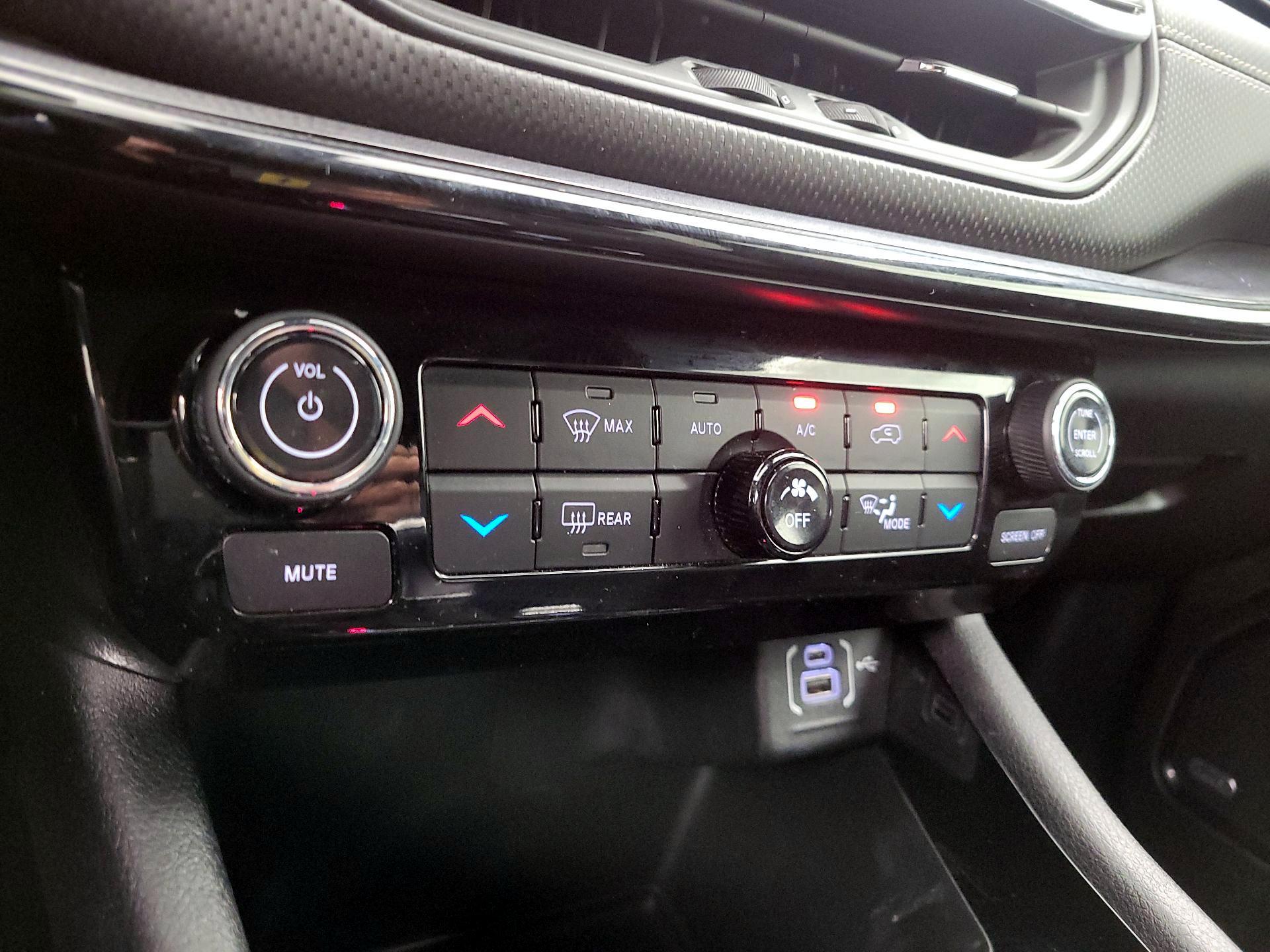 Thumbnail: 2023 Jeep Compass - 16