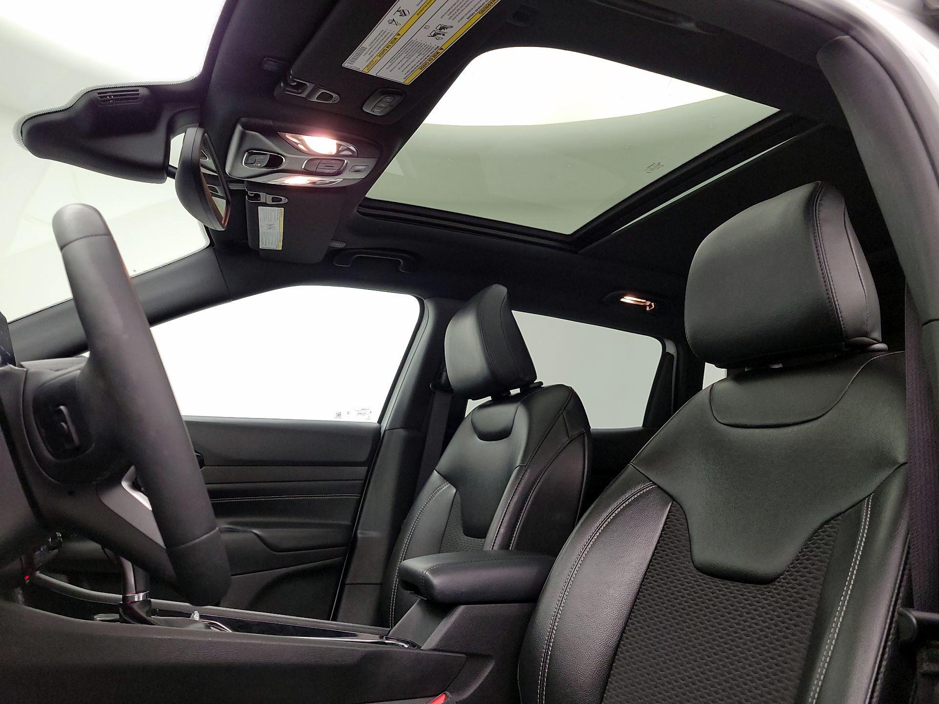 Thumbnail: 2023 Jeep Compass - 19