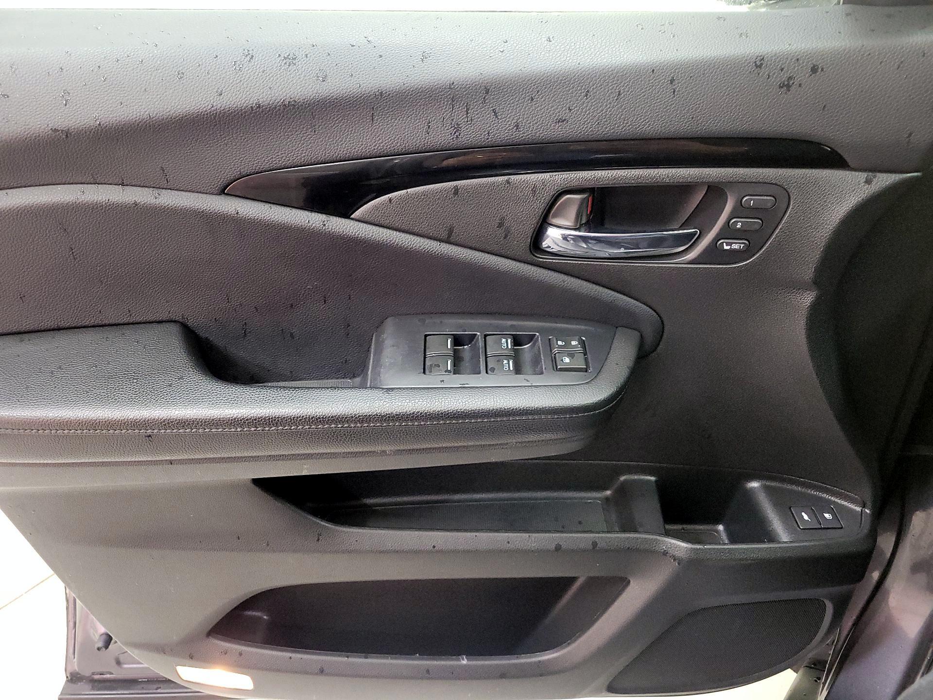 Thumbnail: 2020 Honda Pilot - 12