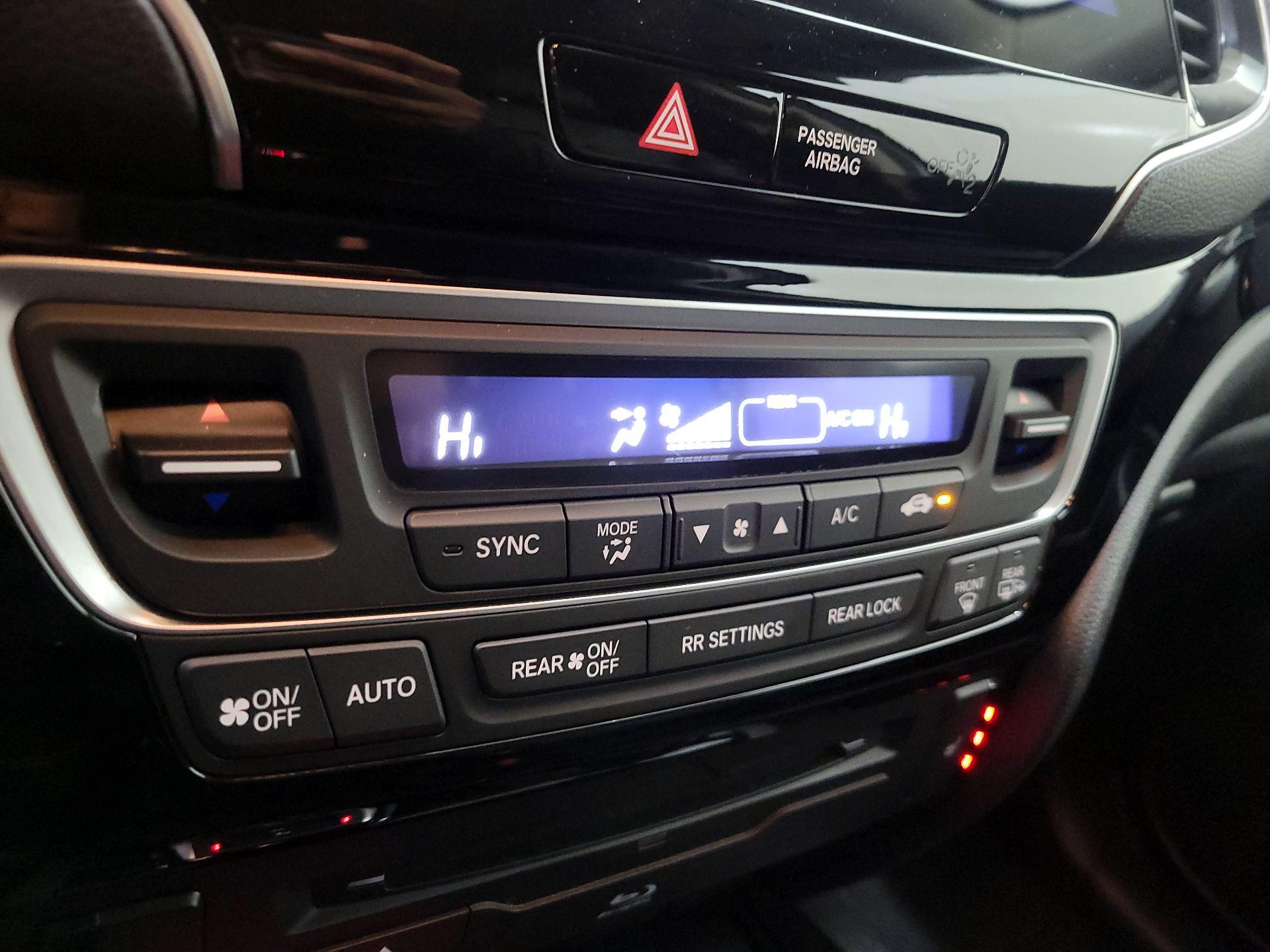 Thumbnail: 2020 Honda Pilot - 17