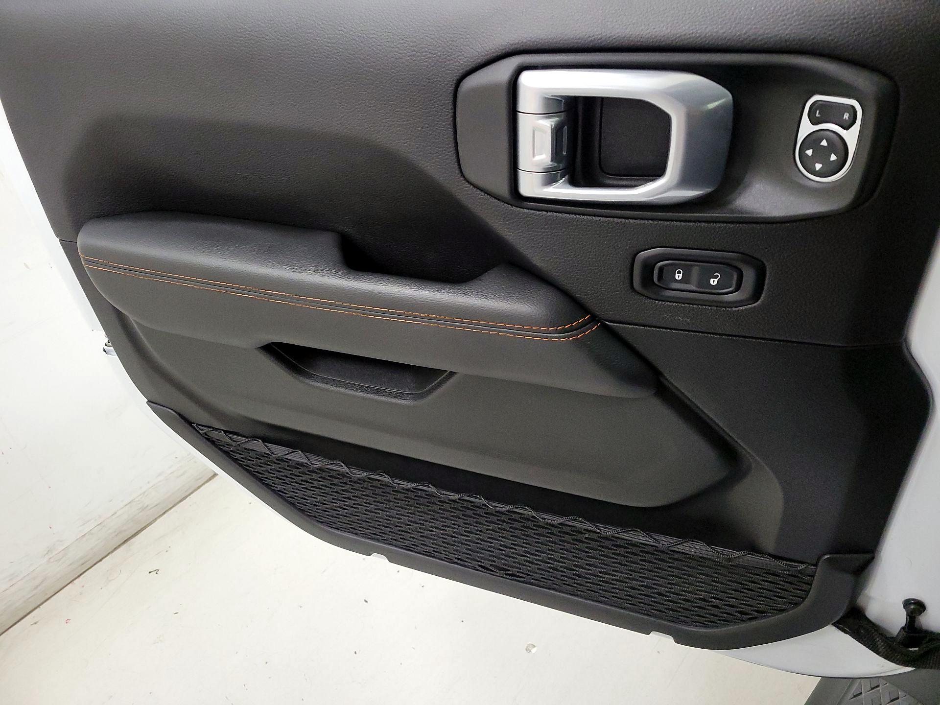 Thumbnail: 2022 Jeep Gladiator - 12