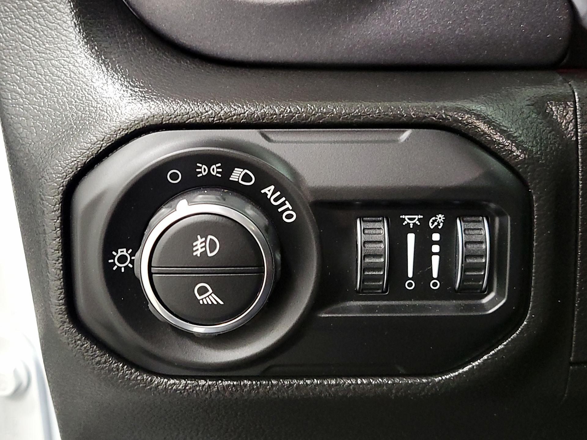 Thumbnail: 2022 Jeep Gladiator - 13