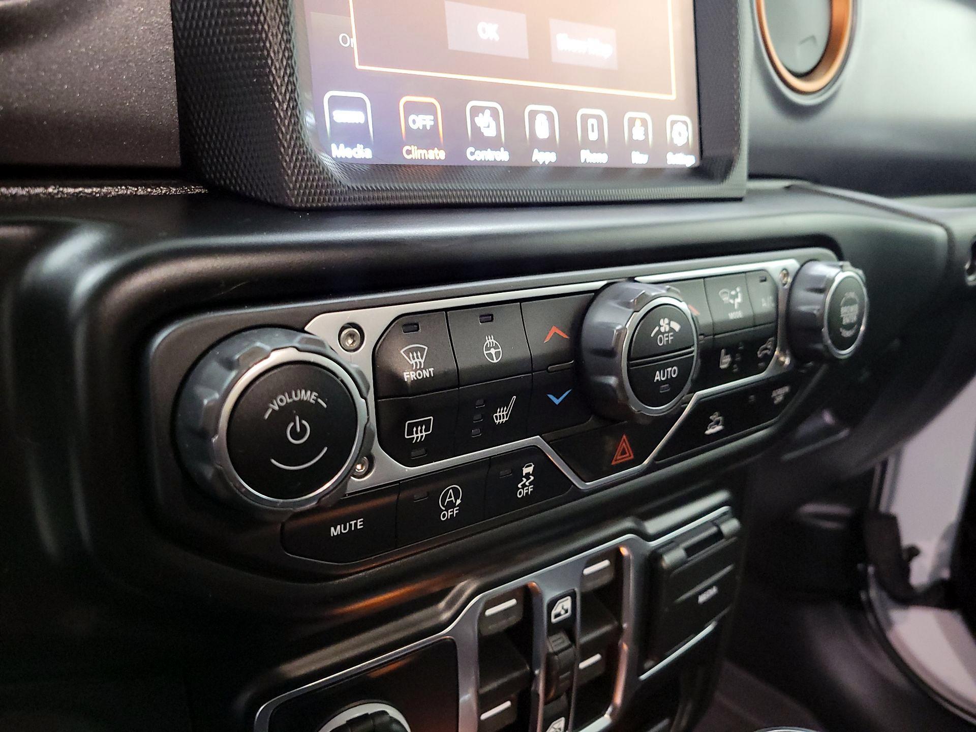 Thumbnail: 2022 Jeep Gladiator - 16