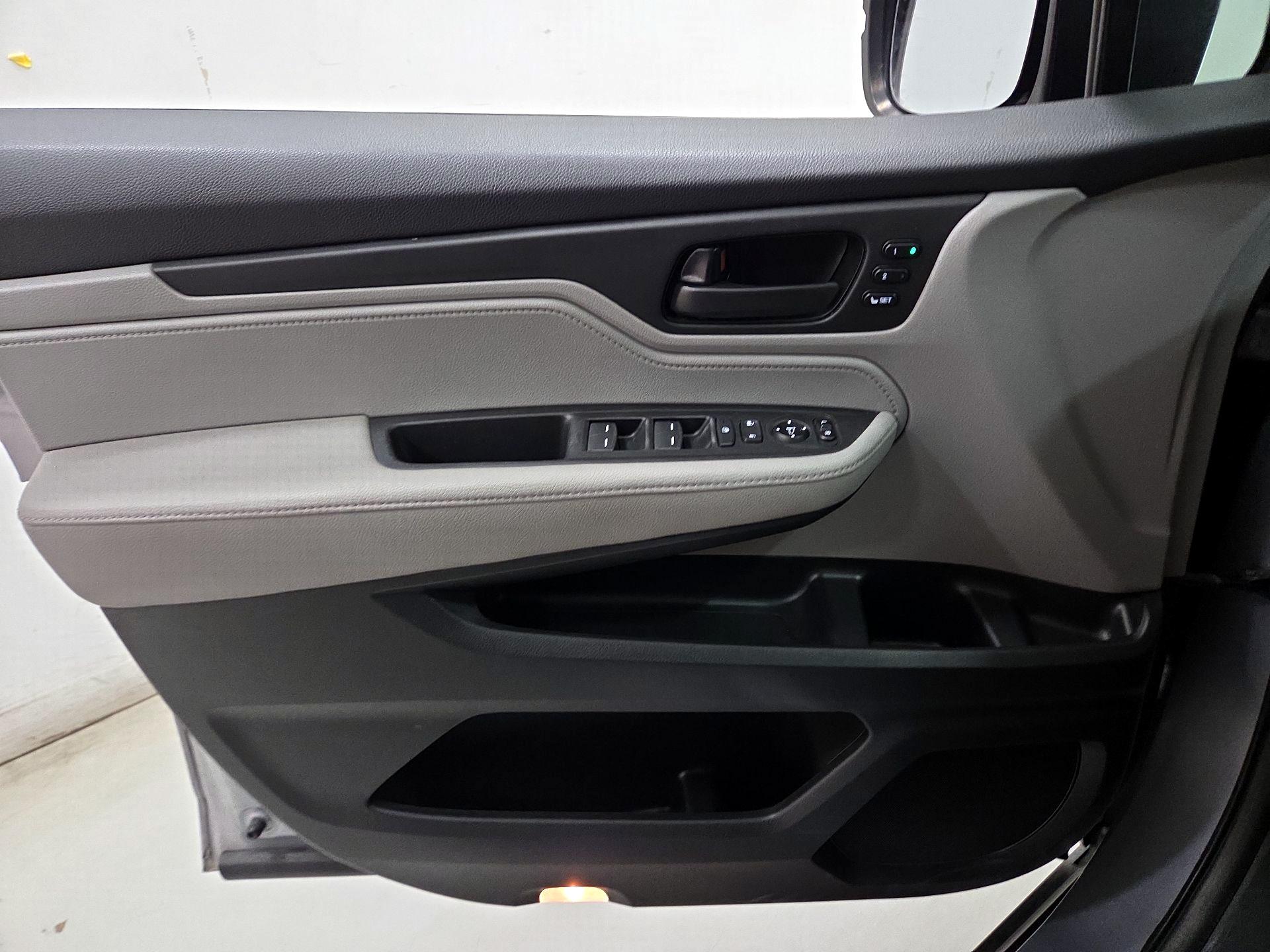 Thumbnail: 2020 Honda Odyssey - 12