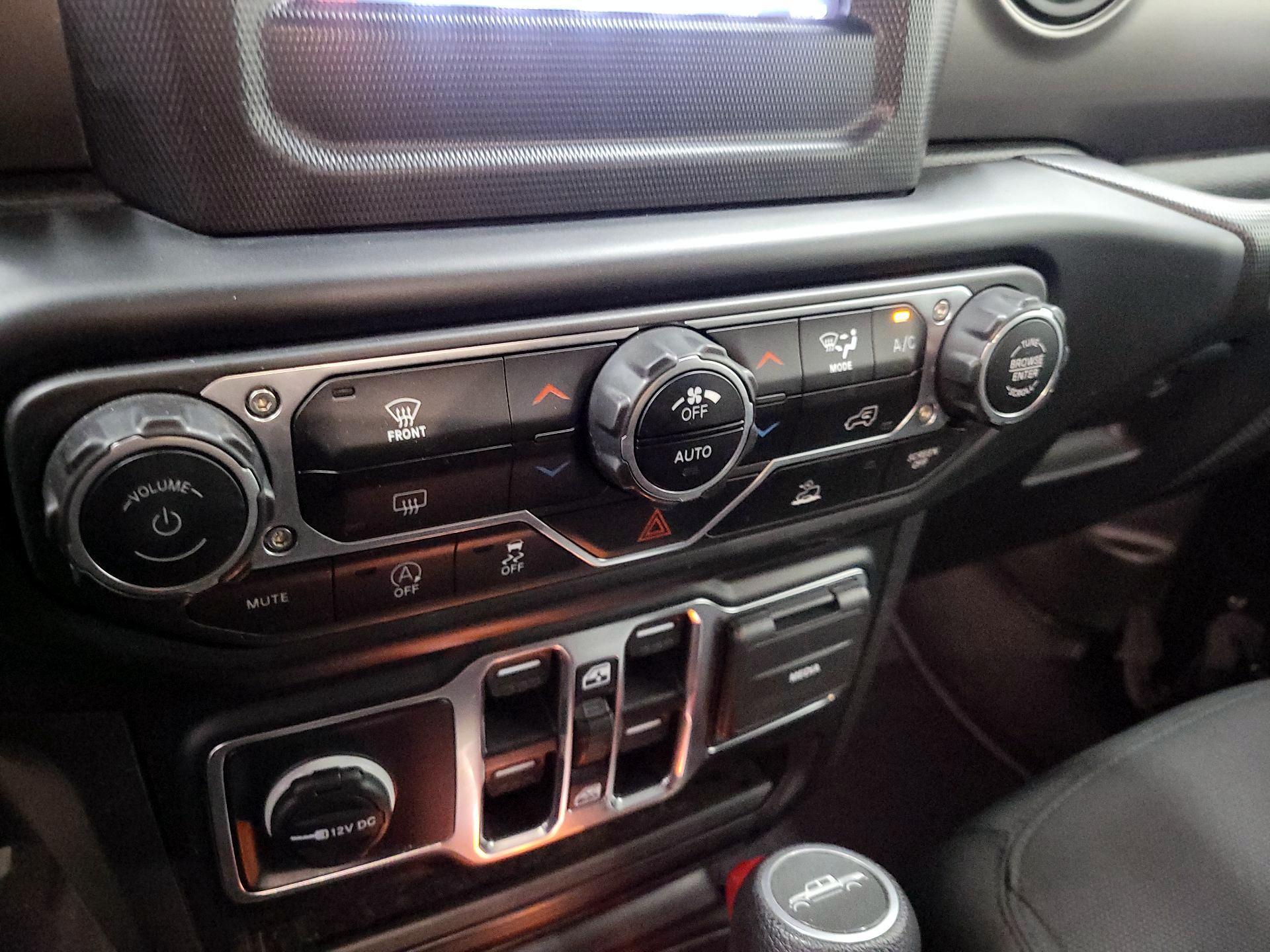 Thumbnail: 2023 Jeep Gladiator - 16