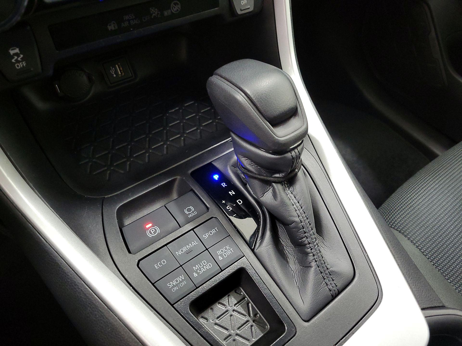 Thumbnail: 2024 Toyota RAV4 - 17