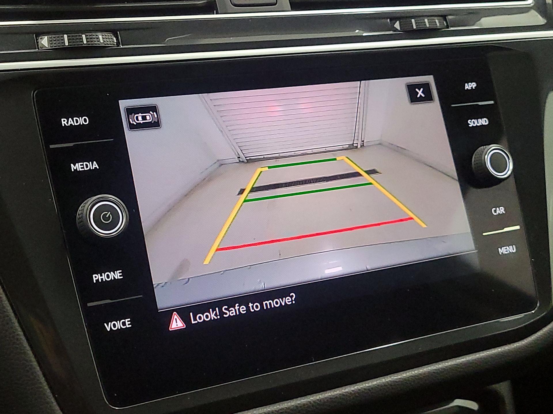 Thumbnail: 2024 Volkswagen Tiguan - 14