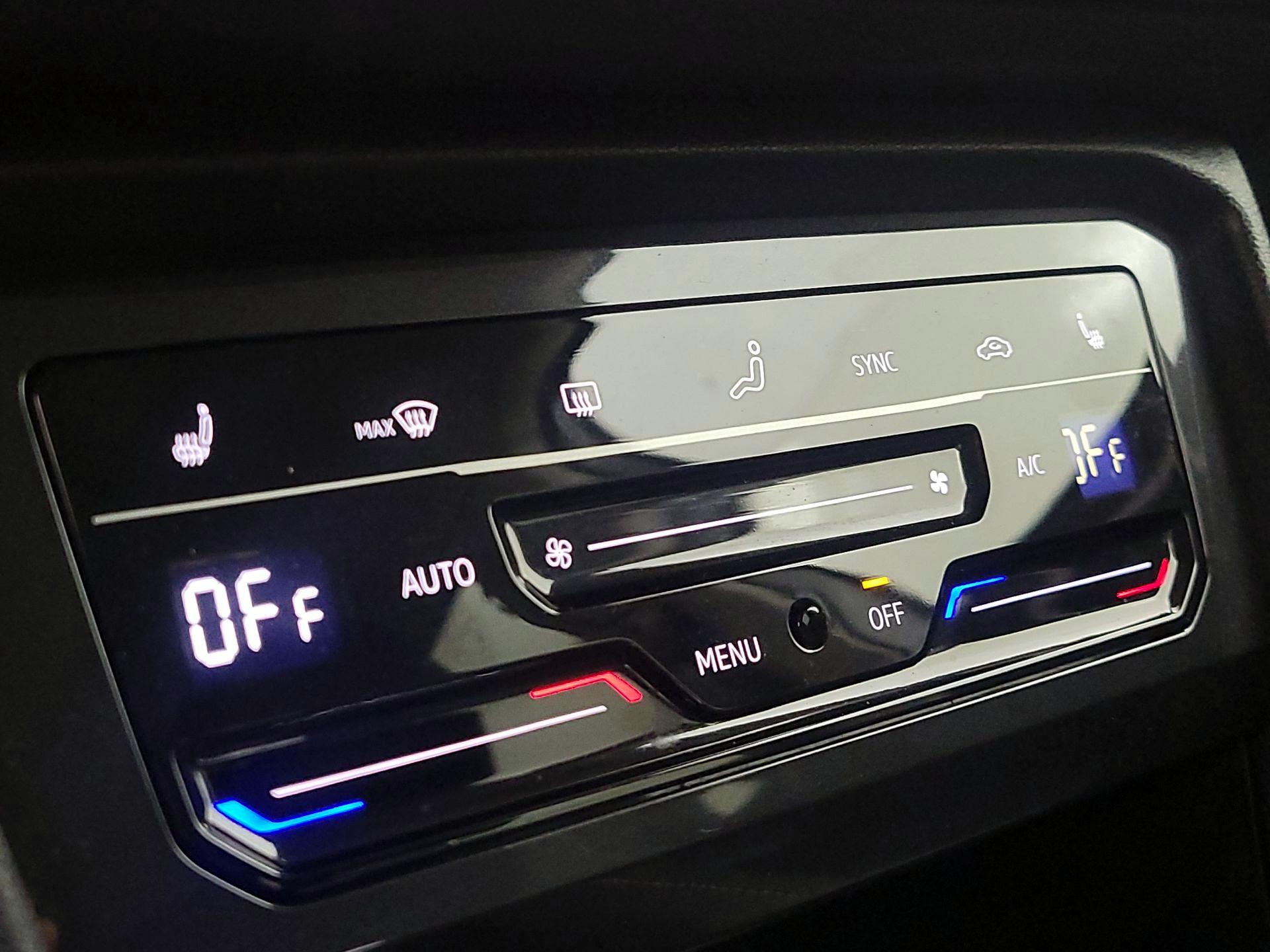 Thumbnail: 2024 Volkswagen Tiguan - 16