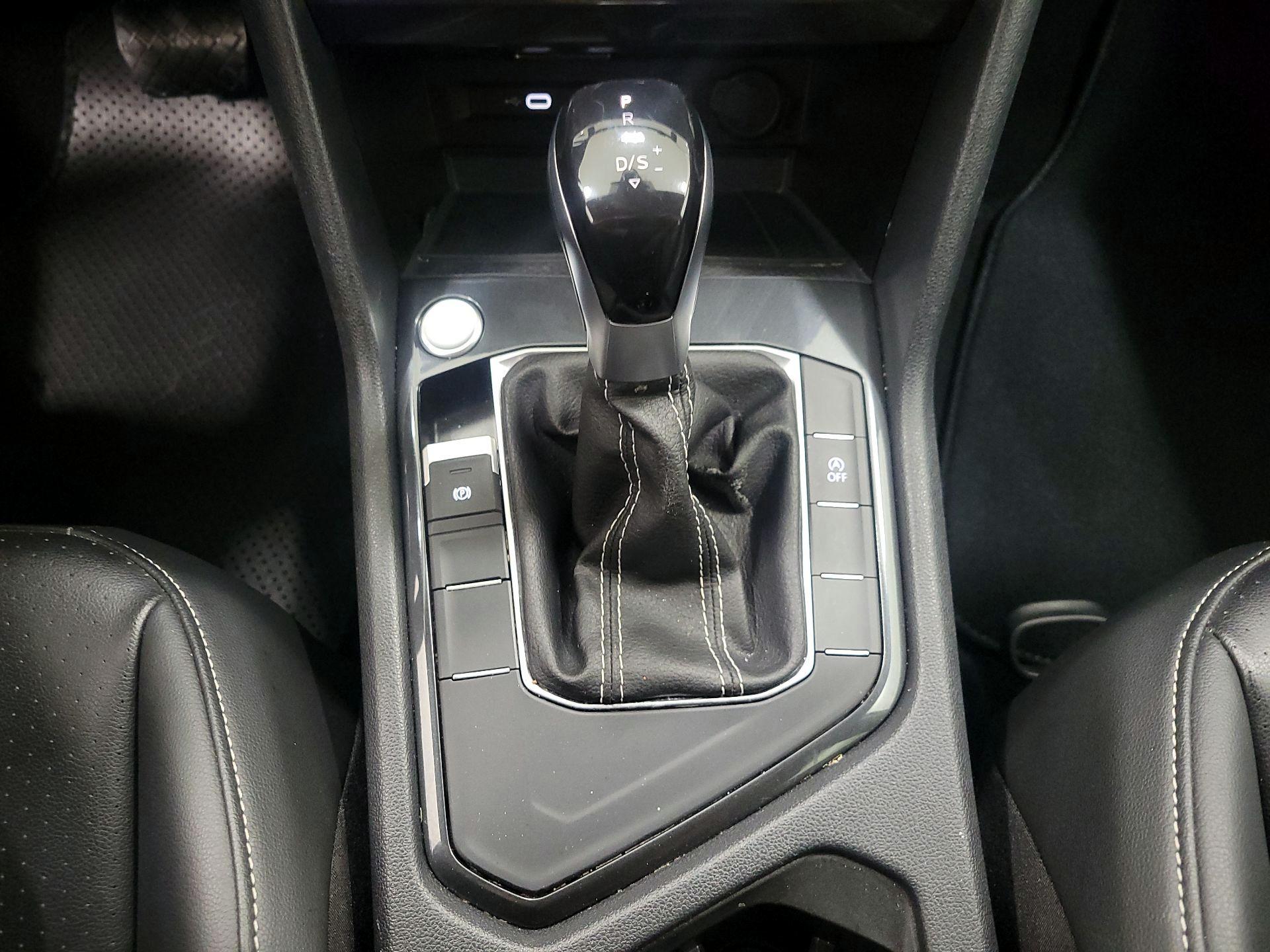 Thumbnail: 2024 Volkswagen Tiguan - 17