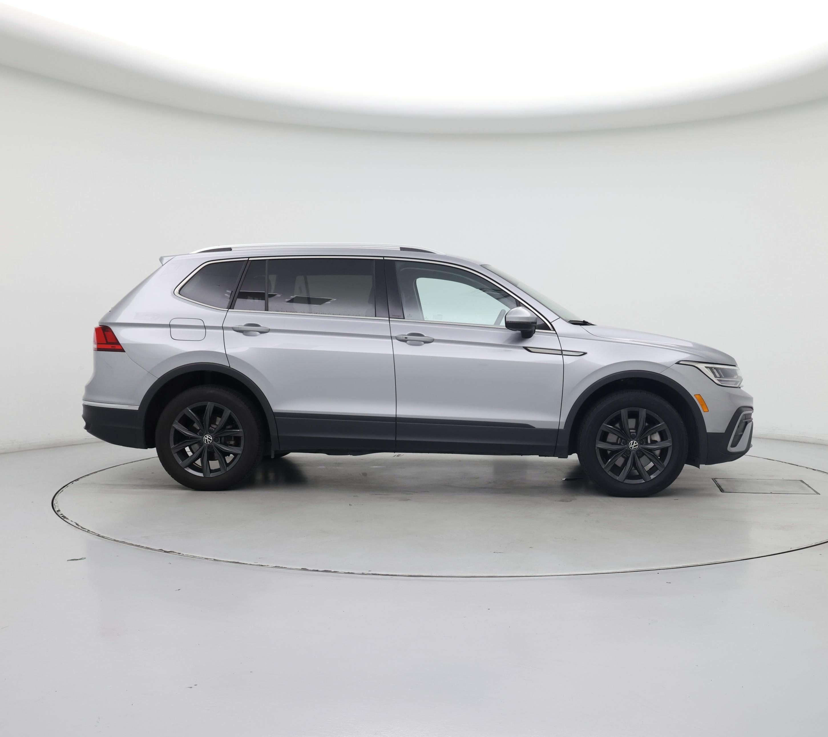 Thumbnail: 2024 Volkswagen Tiguan - 7