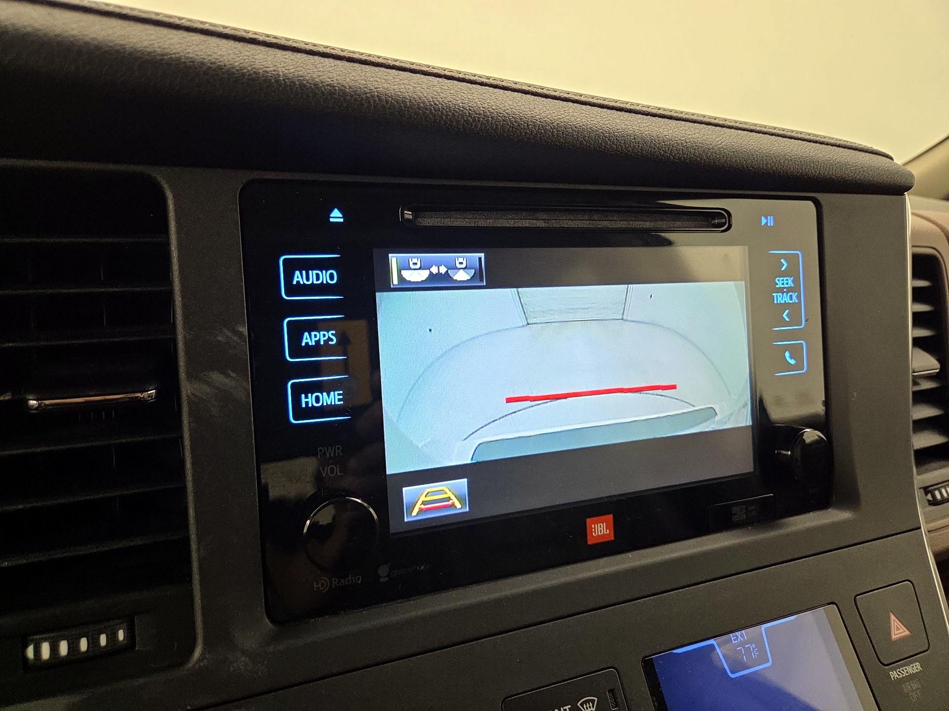 Thumbnail: 2015 Toyota Sienna - 15