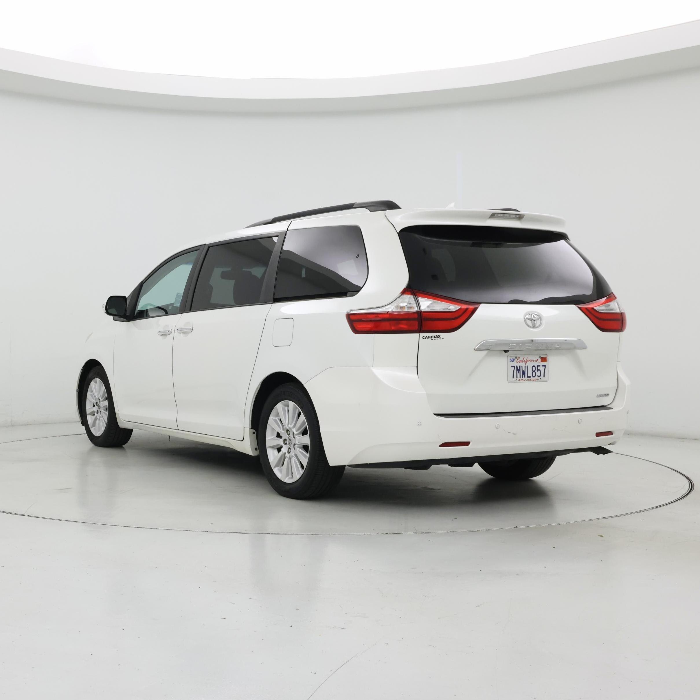 Thumbnail: 2015 Toyota Sienna - 2