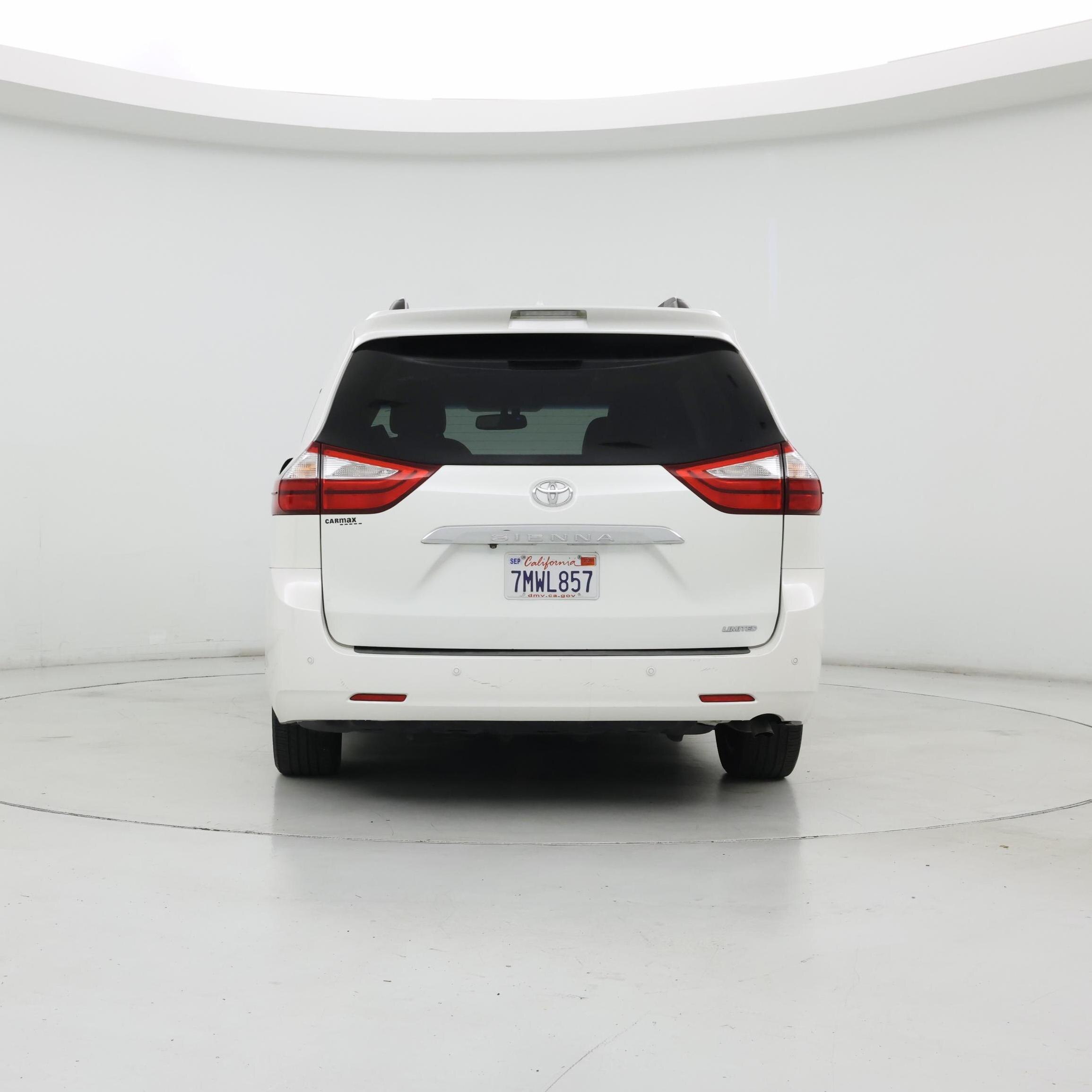 Thumbnail: 2015 Toyota Sienna - 6