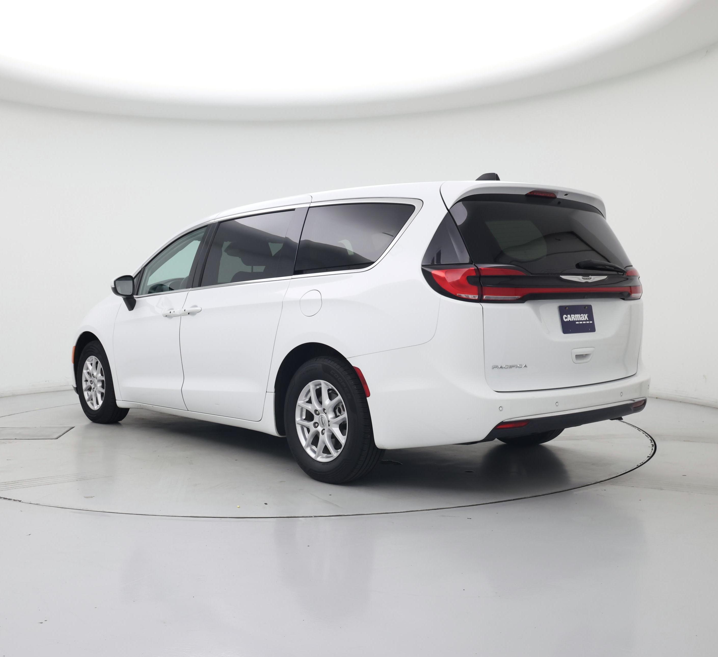 Thumbnail: 2023 Chrysler Pacifica - 2