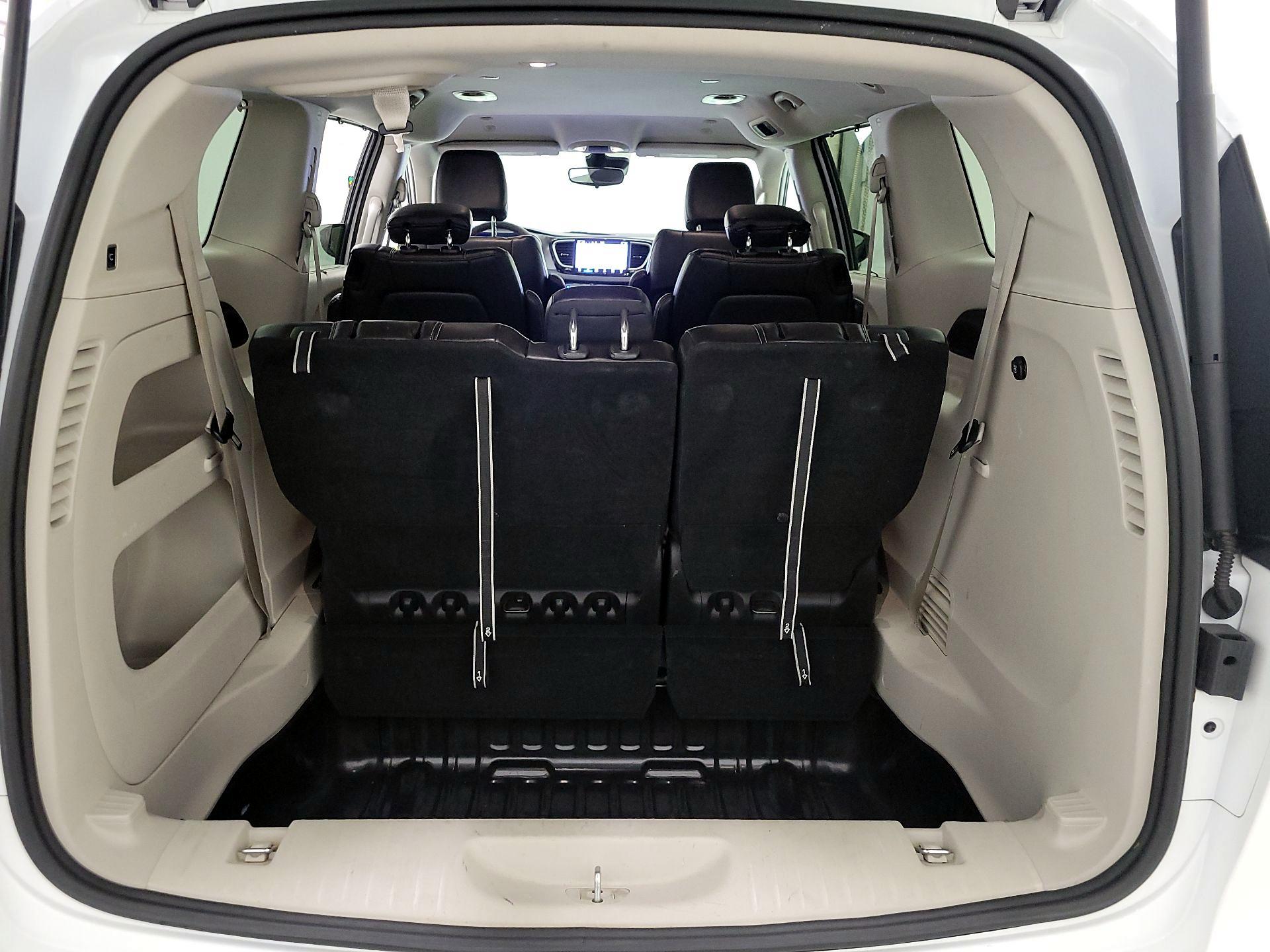 Thumbnail: 2023 Chrysler Pacifica - 20